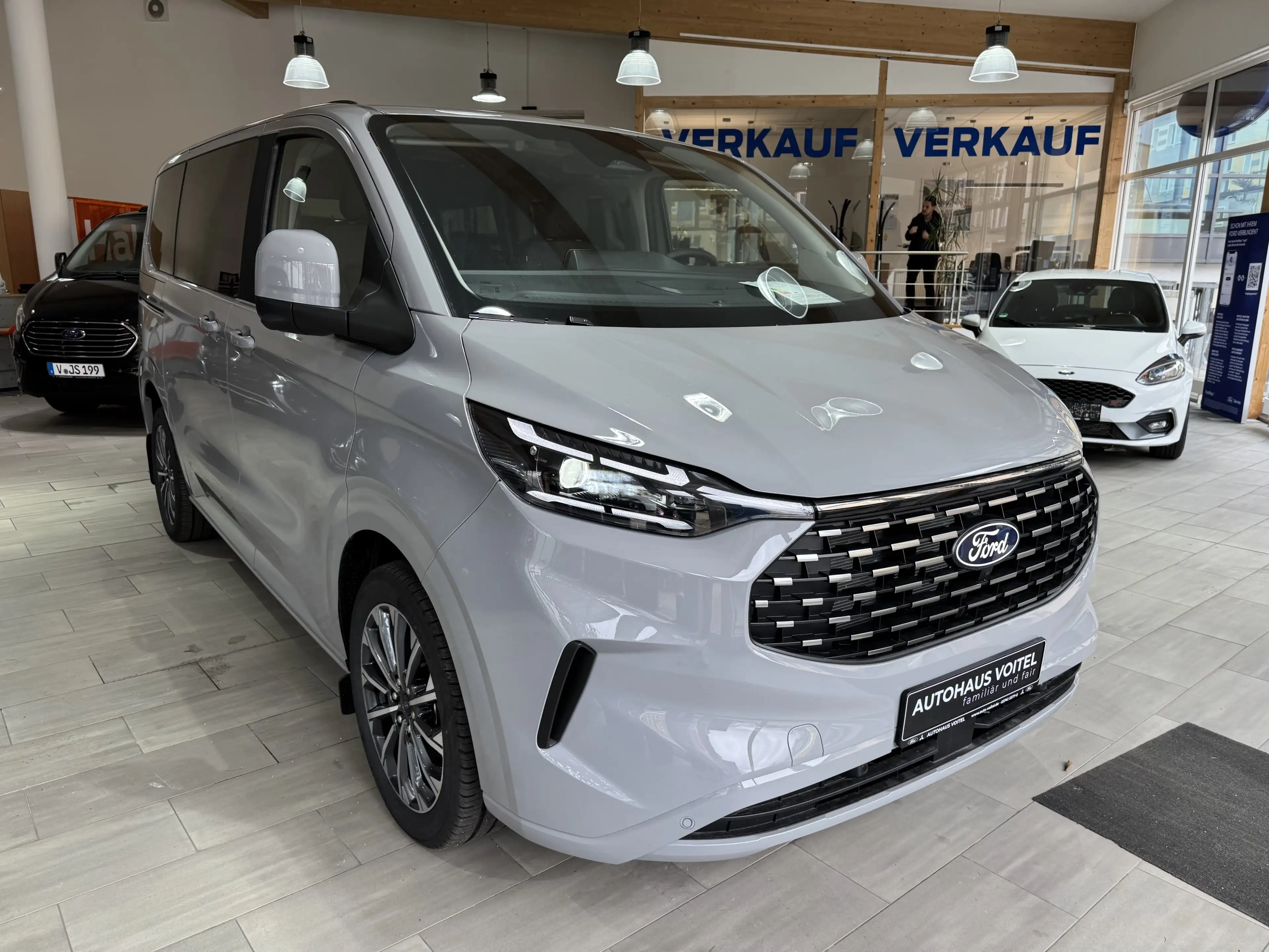 Ford Tourneo Custom Titanium X L1 AWD MATRIX-LED / AHK — photo 3