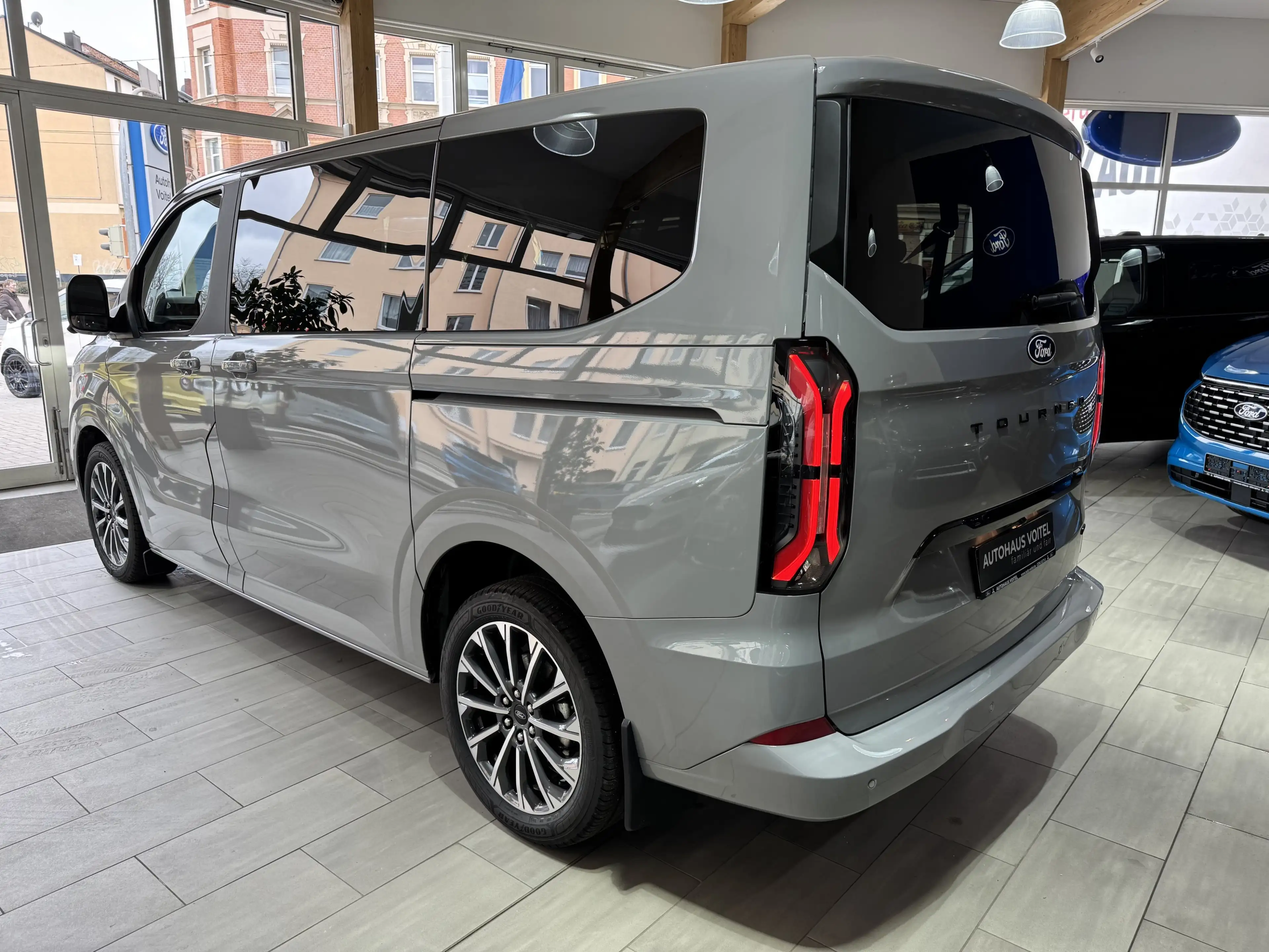 Ford Tourneo Custom Titanium X L1 AWD MATRIX-LED / AHK — photo 7