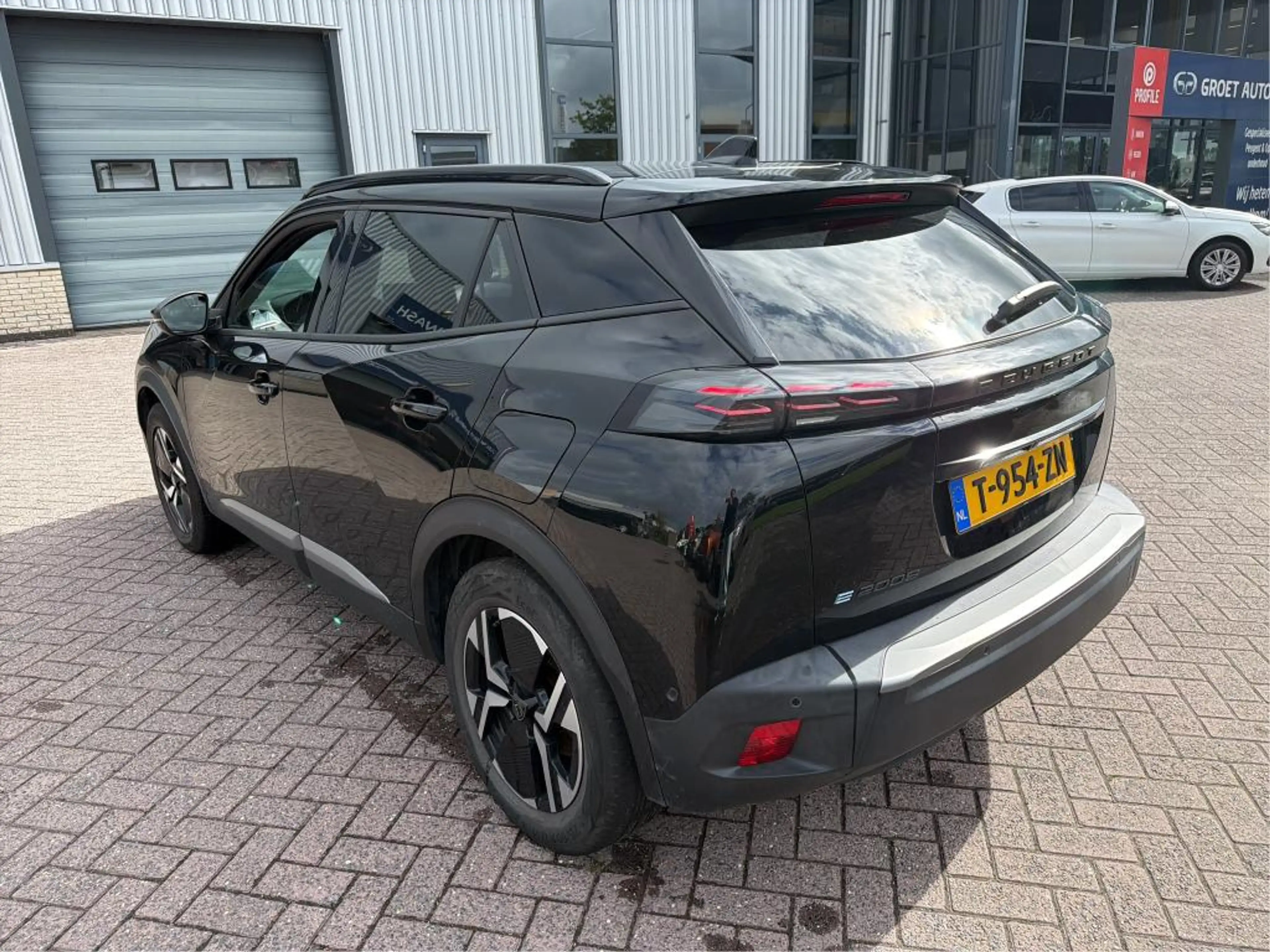 Peugeot e-2008 EV Allure 54 kWh | Fase 3 laden | Nieuw model | St — photo 4