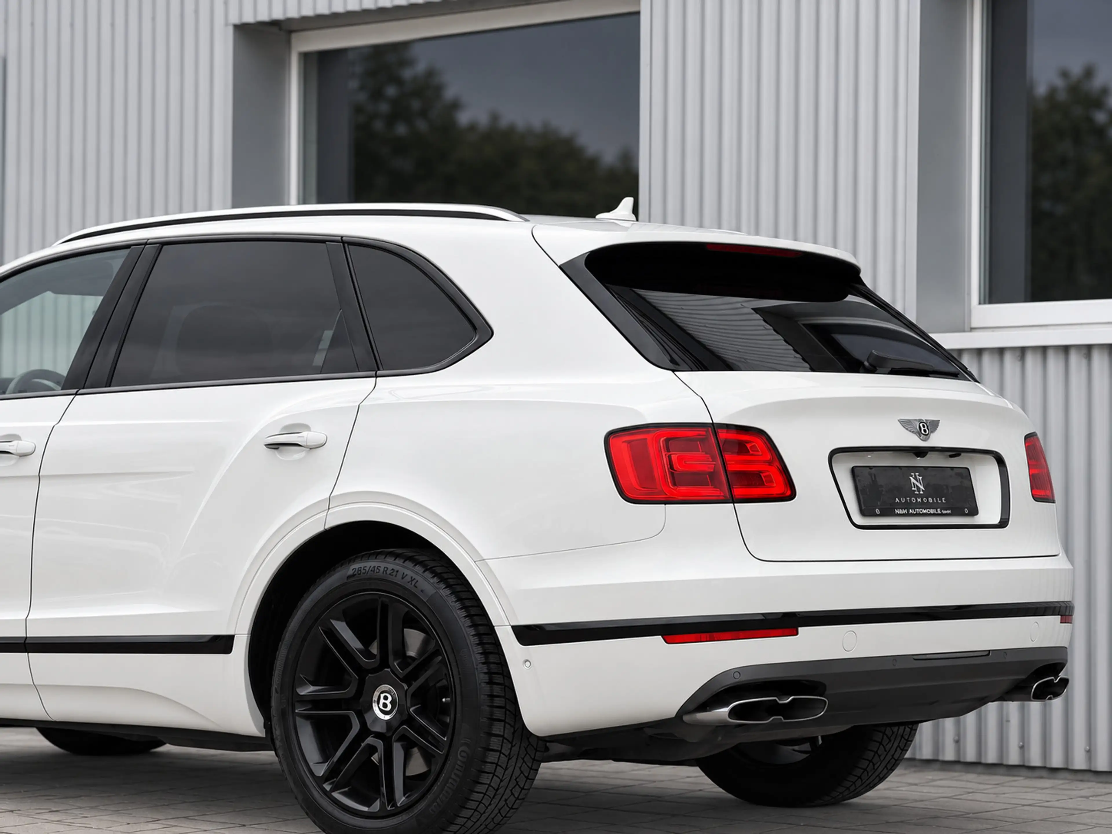Bentley Bentayga V8 Diesel*NIGHT VISION*HUD*MASSAGE*360° — photo 11