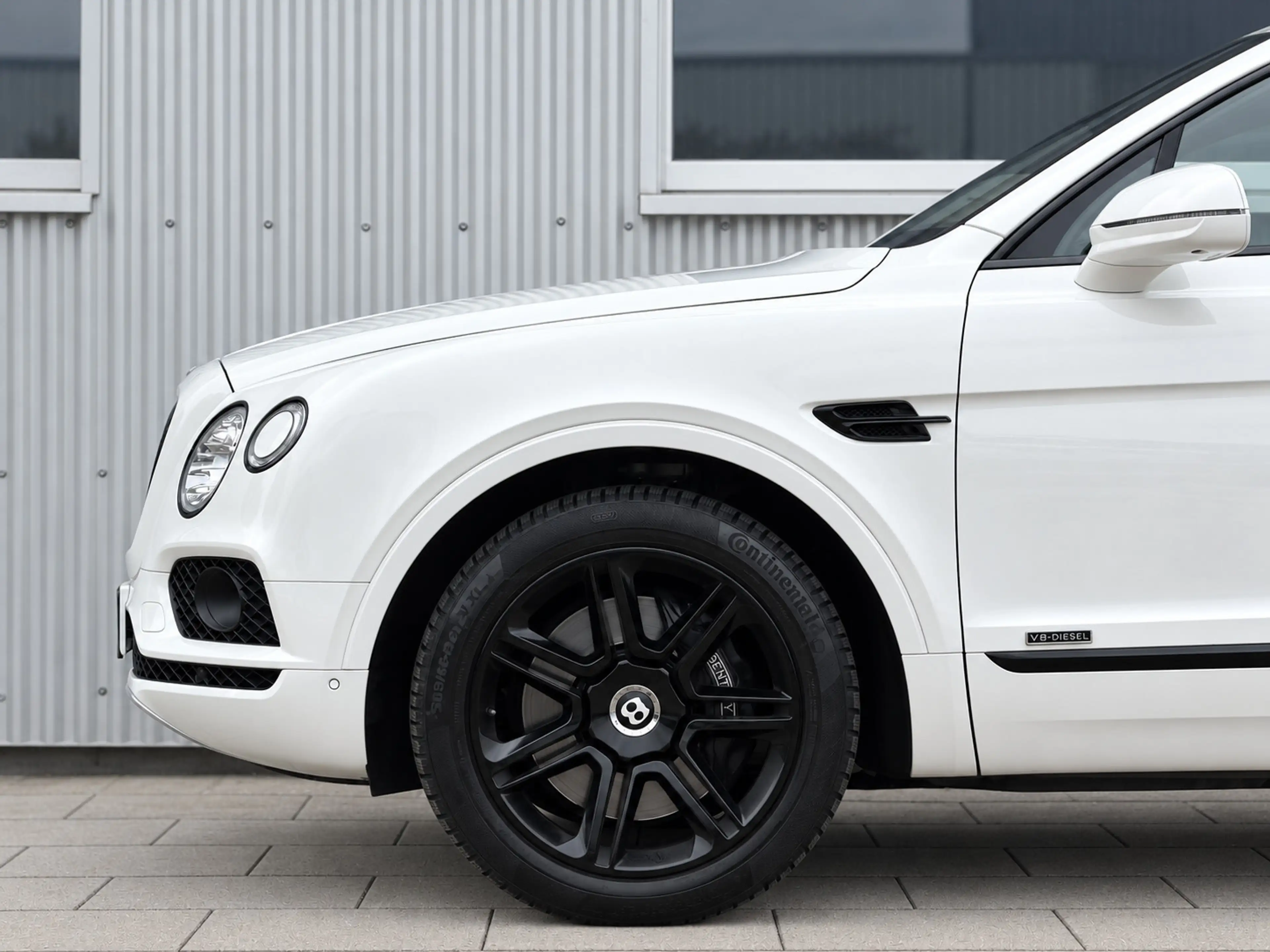 Bentley Bentayga V8 Diesel*NIGHT VISION*HUD*MASSAGE*360° — photo 9