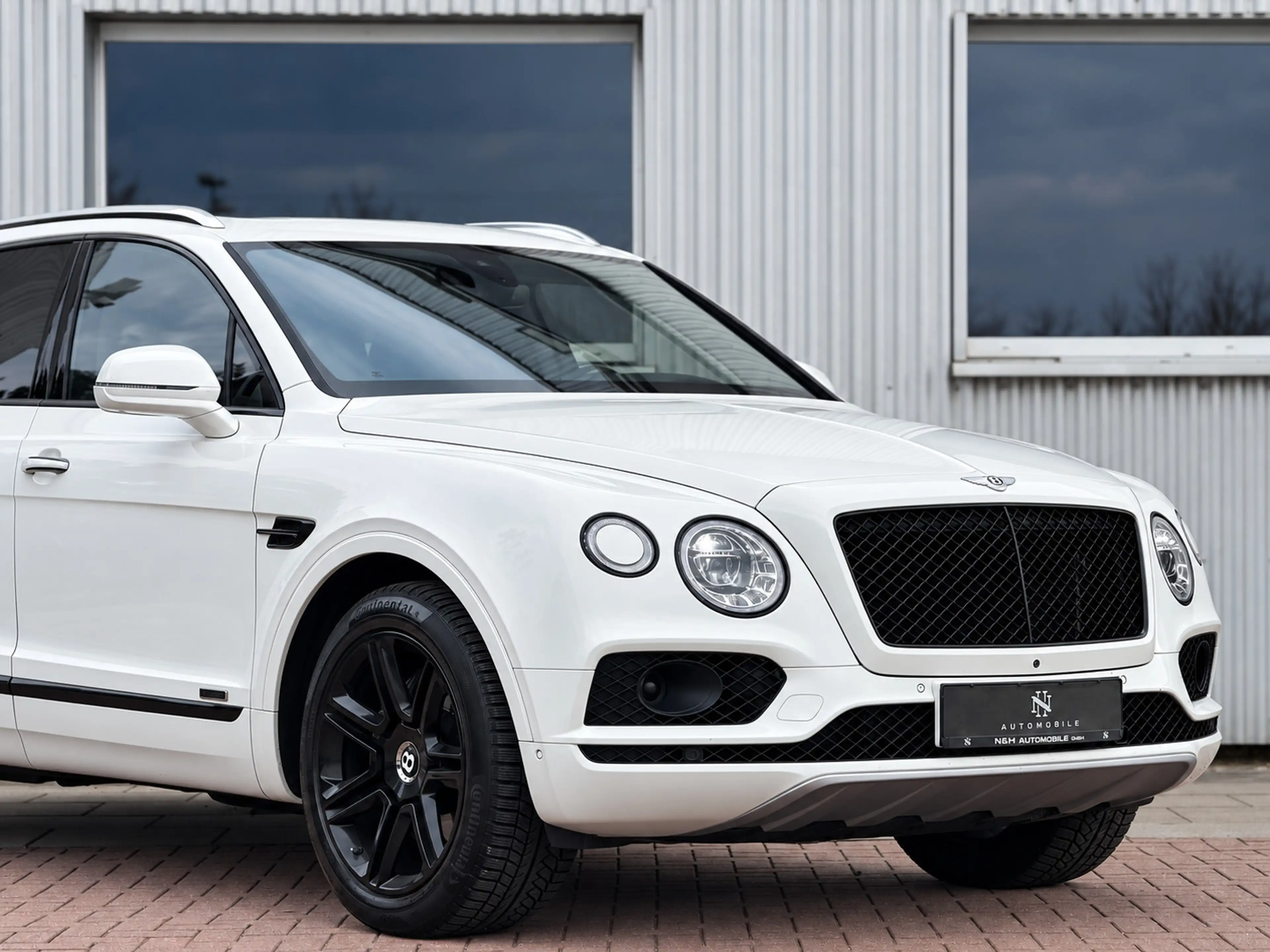 Bentley Bentayga V8 Diesel*NIGHT VISION*HUD*MASSAGE*360° — photo 2