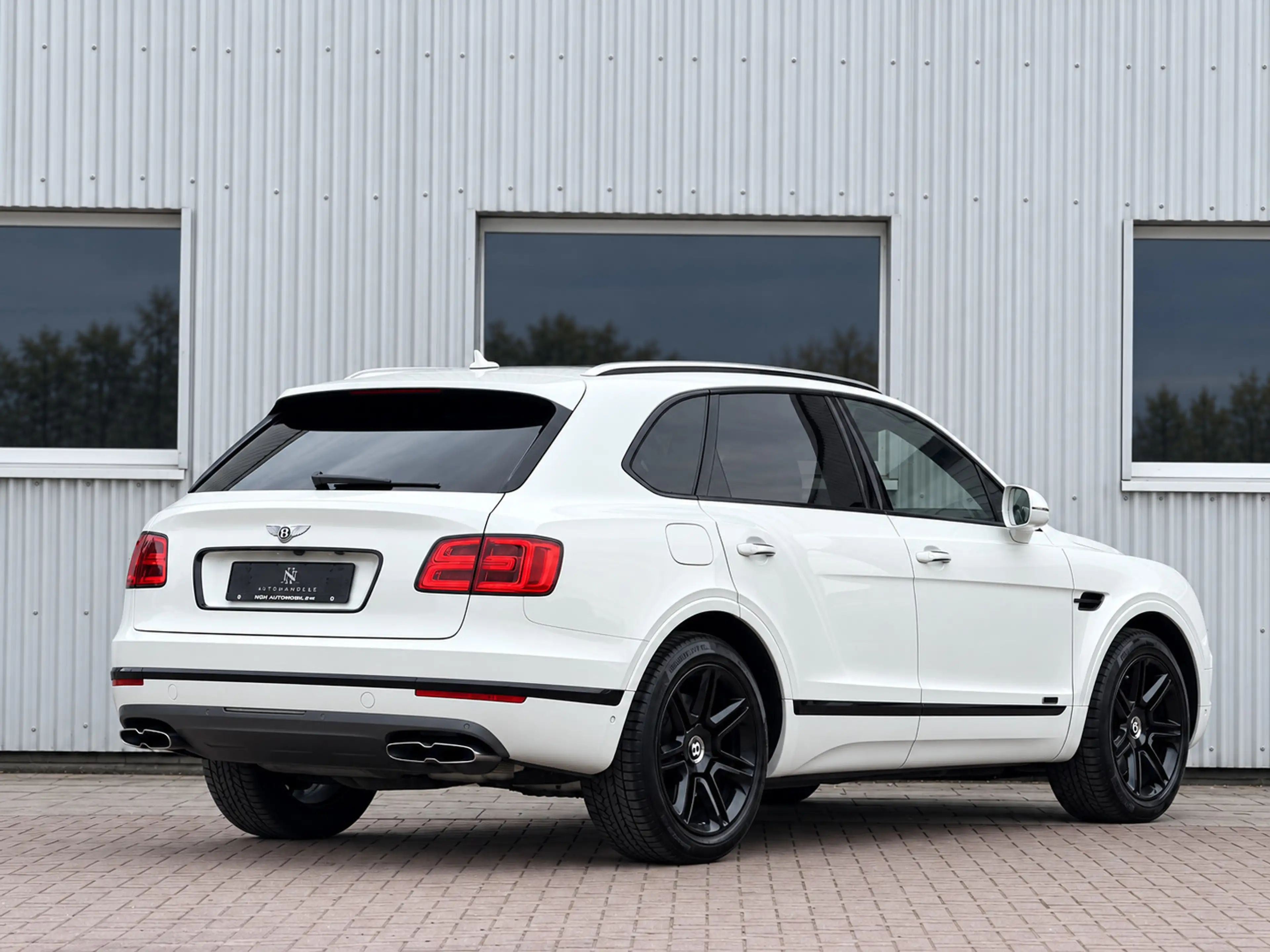 Bentley Bentayga V8 Diesel*NIGHT VISION*HUD*MASSAGE*360° — photo 12
