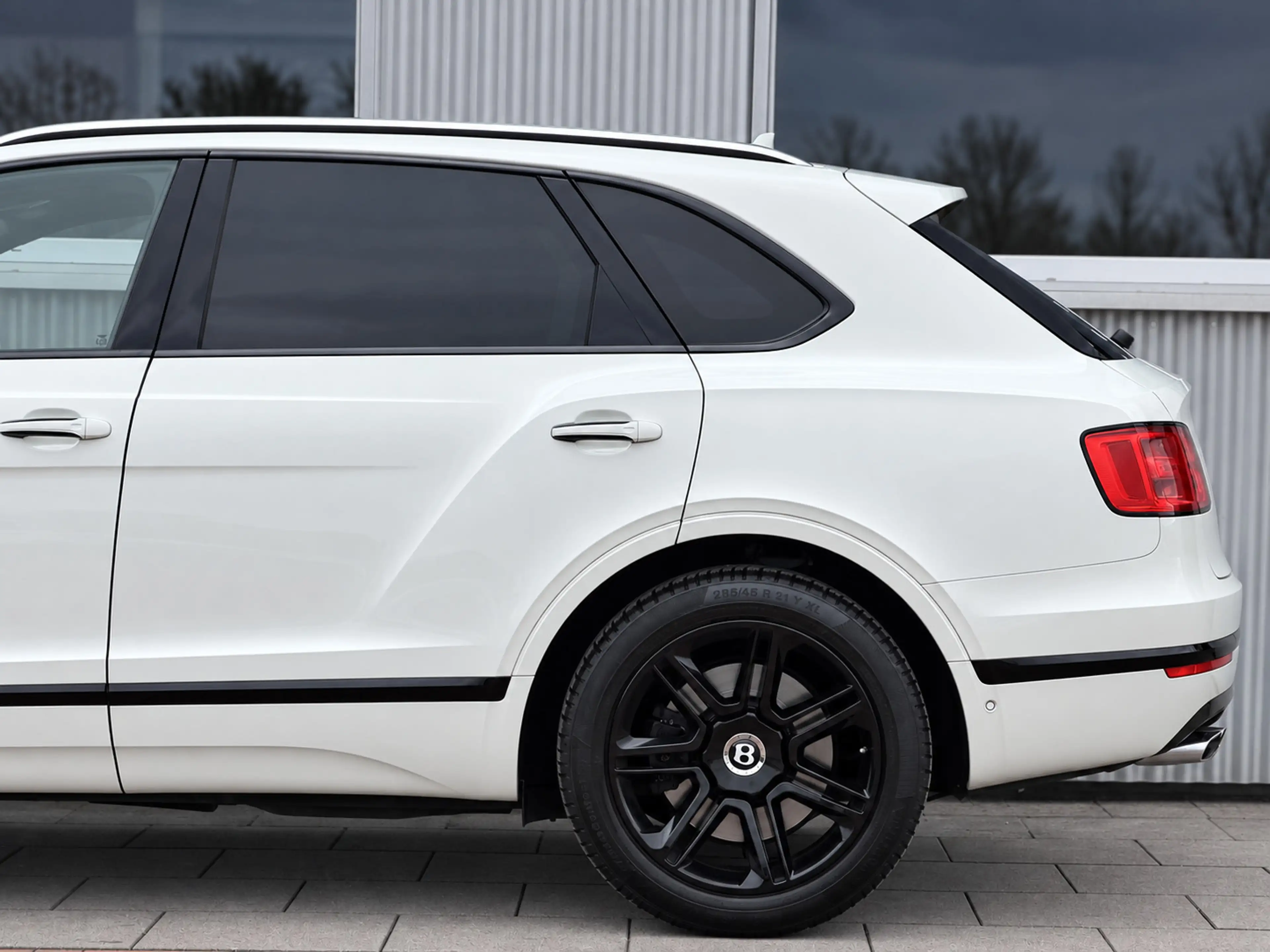 Bentley Bentayga V8 Diesel*NIGHT VISION*HUD*MASSAGE*360° — photo 10