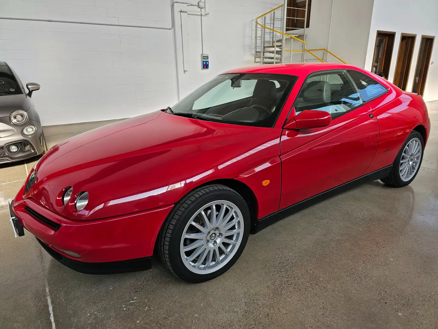 Alfa Romeo GTV GTV 2.0 ts 16v Lusso ASI Rood - 2