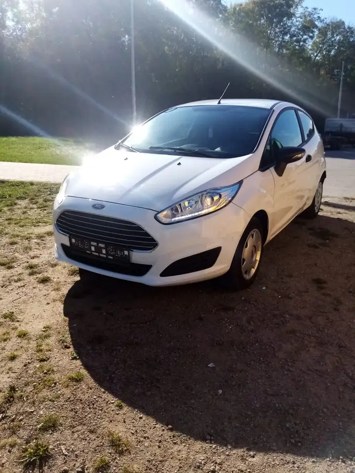 Ford Fiesta 3 portes — photo 3