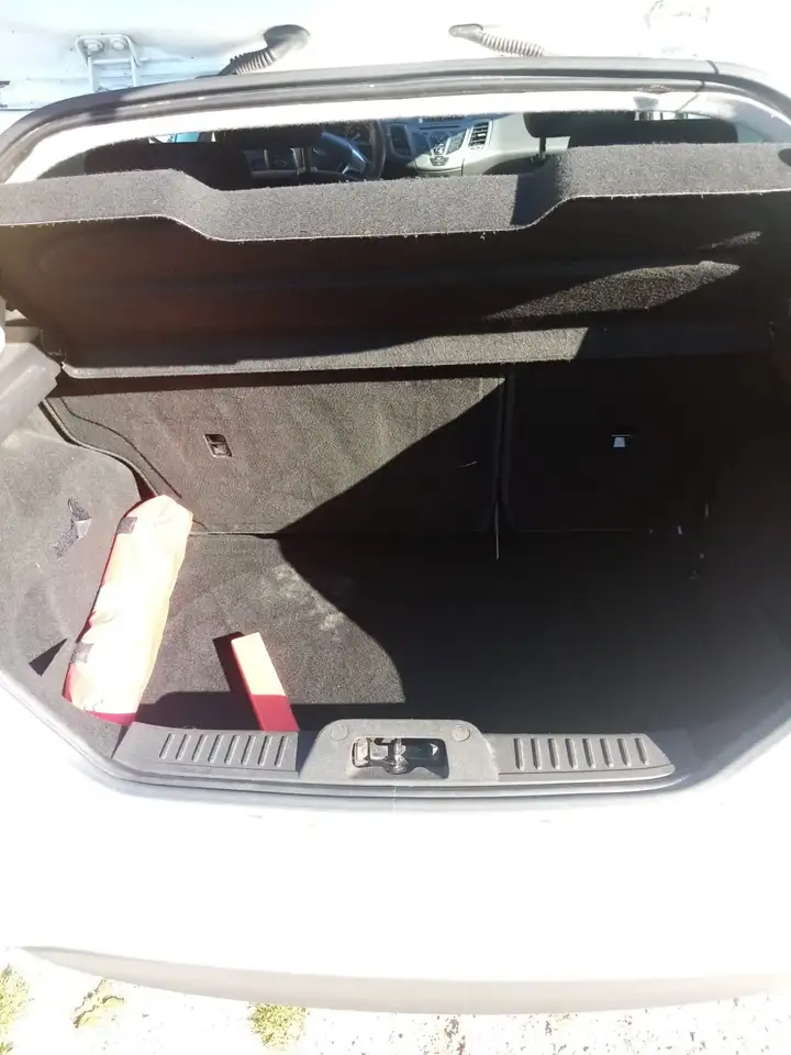 Ford Fiesta 3 portes — photo 6