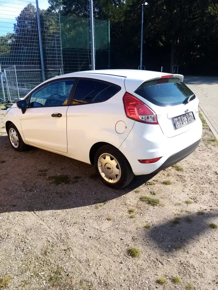 Ford Fiesta 3 portes — photo 5
