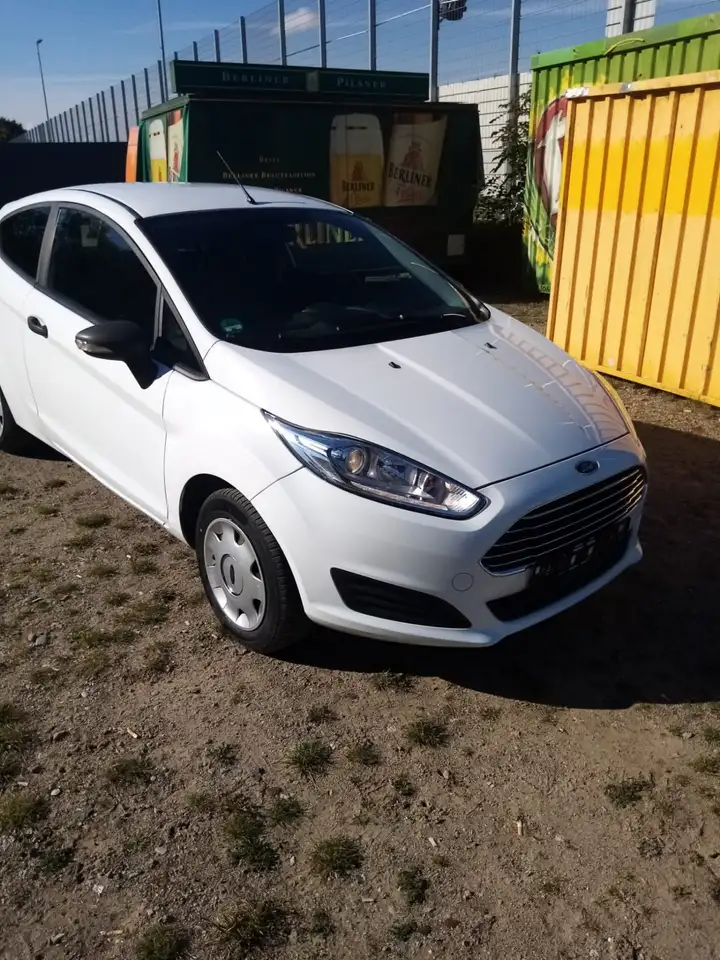 Ford Fiesta 3 portes — photo 2