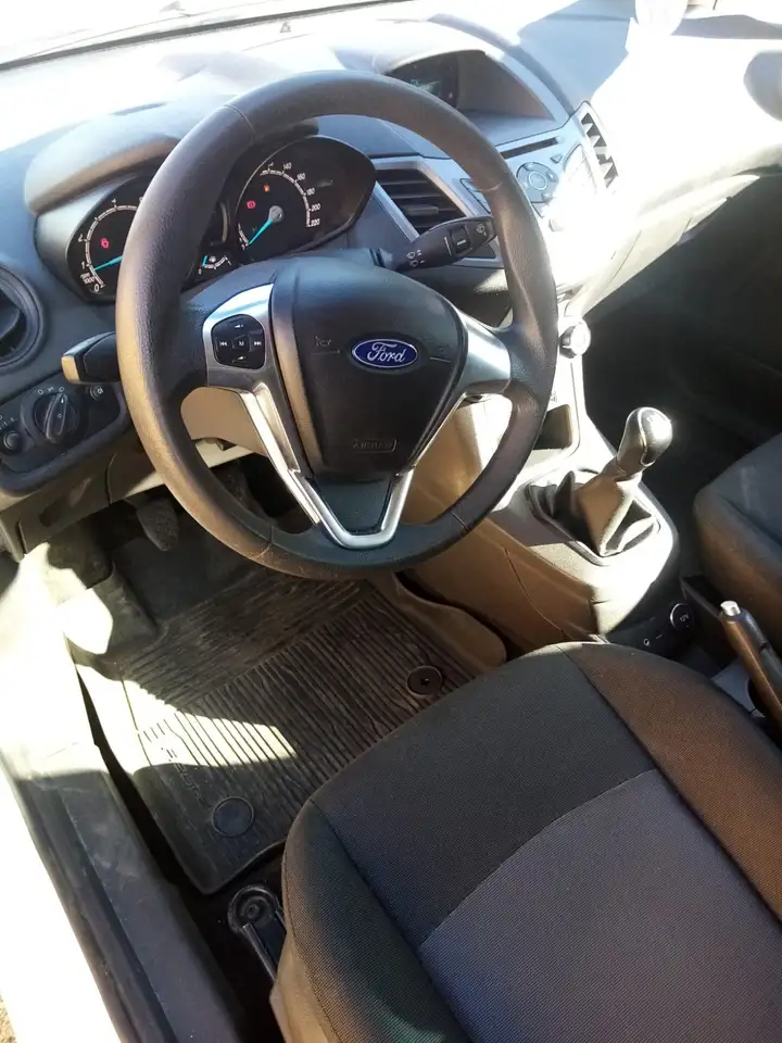 Ford Fiesta 3 portes — photo 8