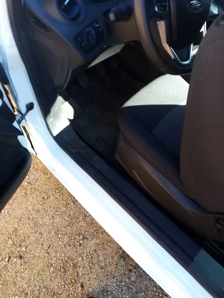 Ford Fiesta 3 portes — photo 7