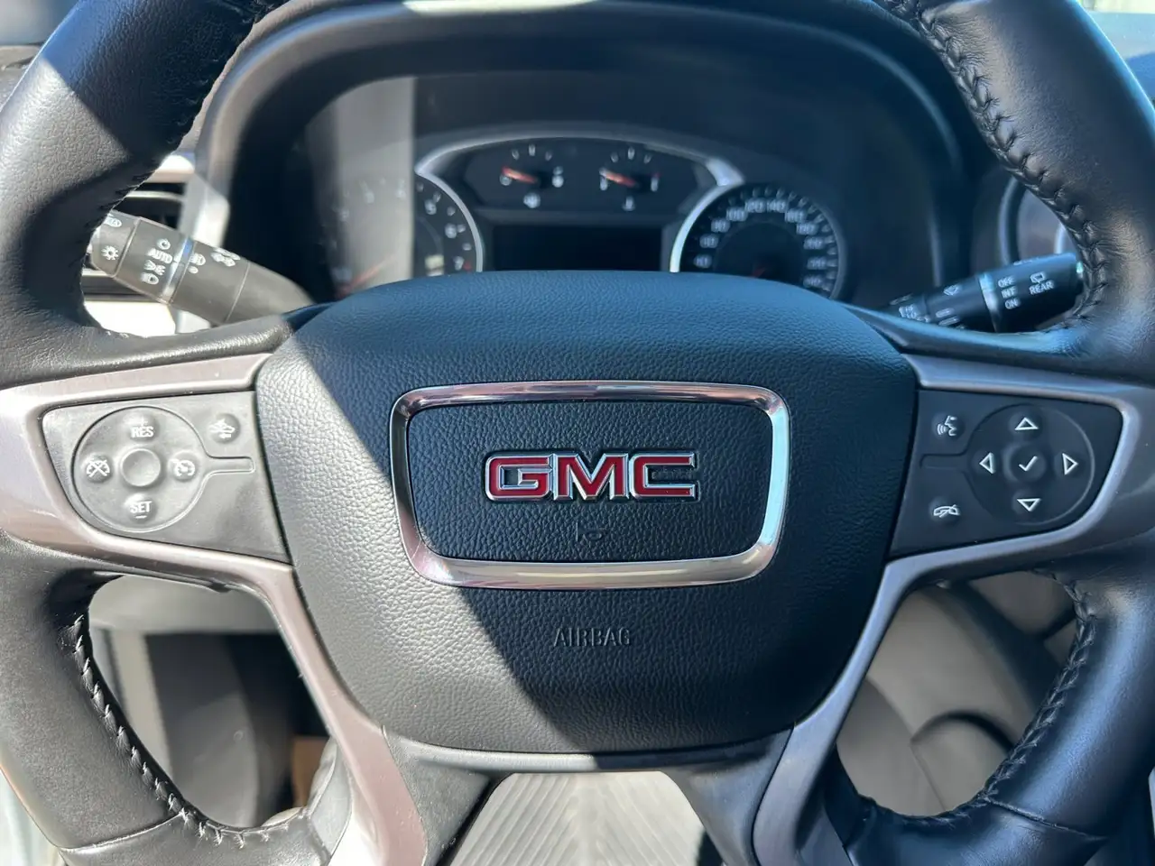 GMC Acadia fotografie GMC Acadia
