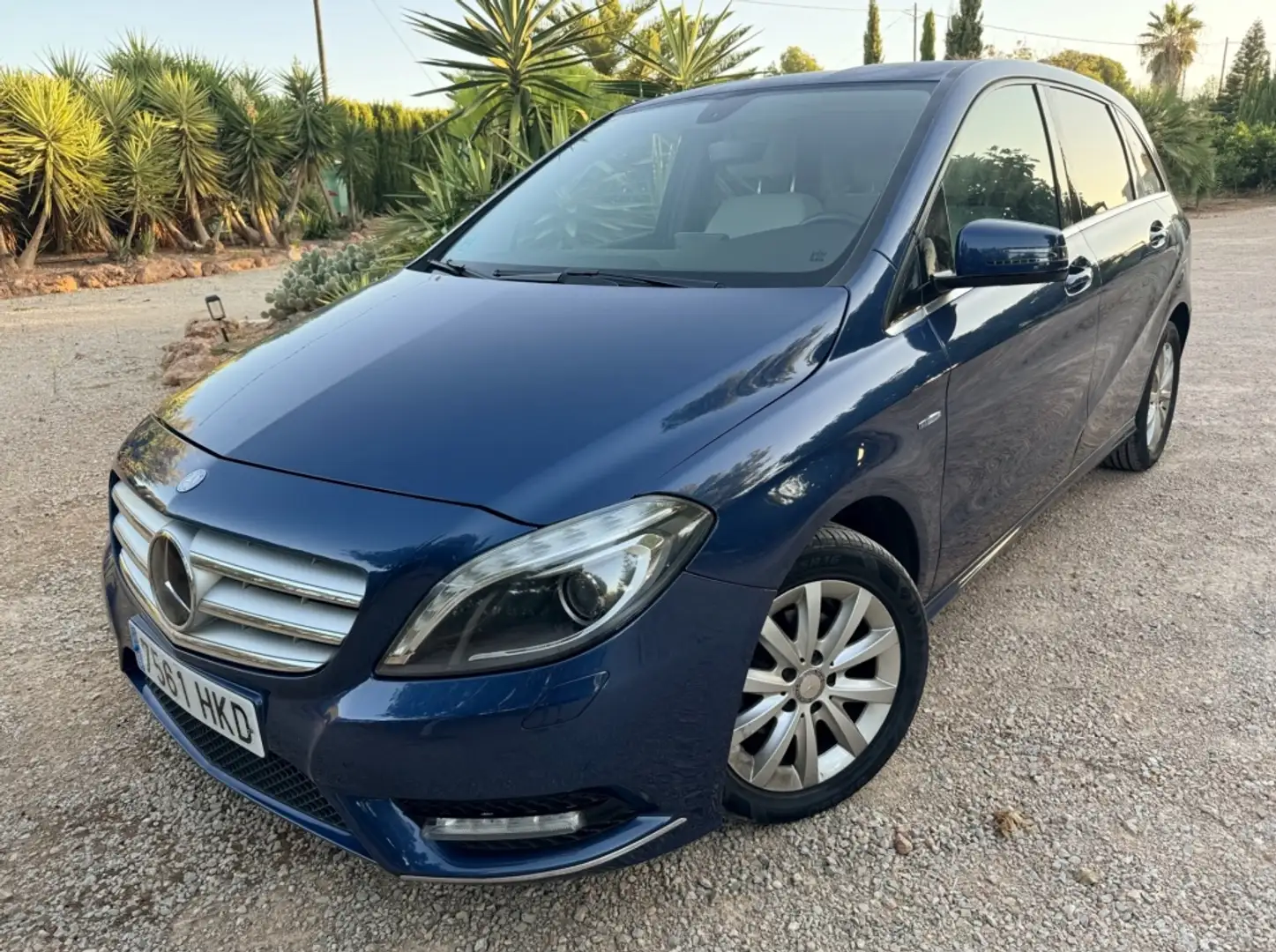 Mercedes-Benz B 180 BE Bleu - 1