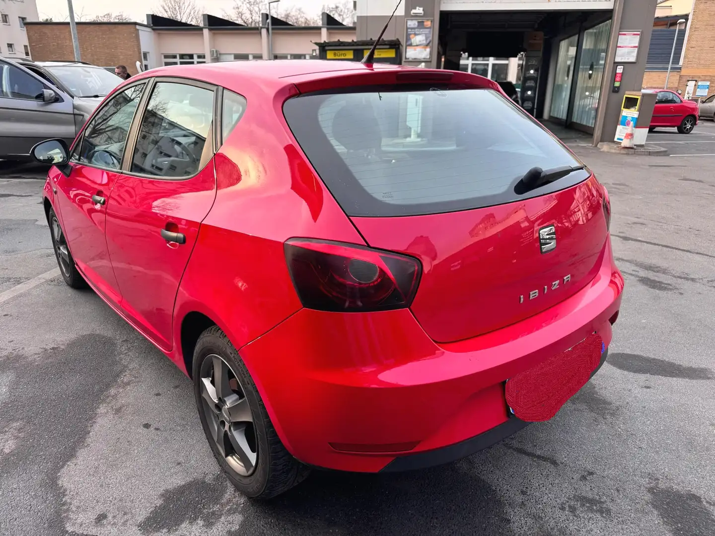 SEAT Ibiza Reference Salsa Červená - 2