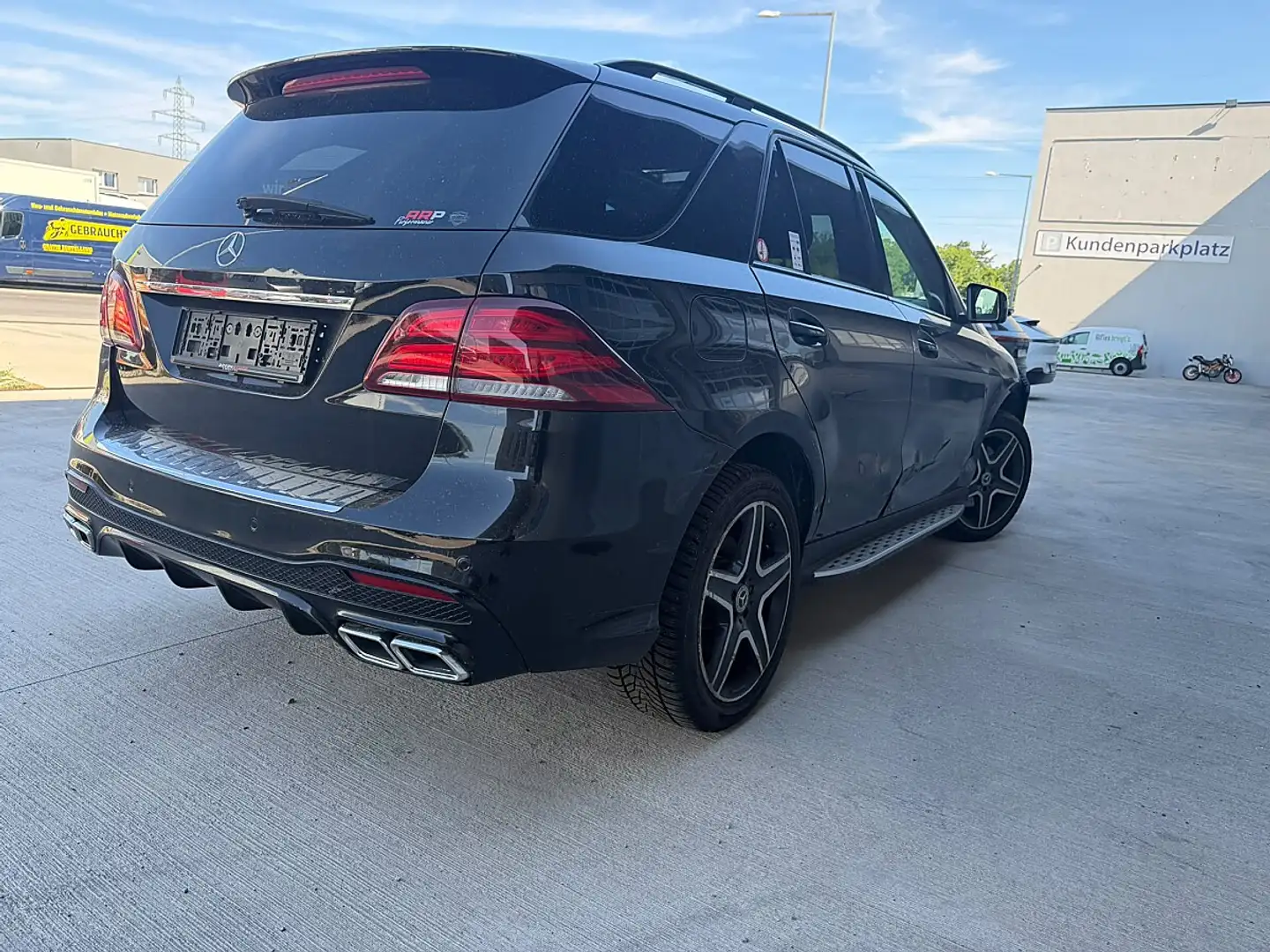 Mercedes-Benz GLE 350 d AMG Line 4Matic Austria Editi Schwarz - 1