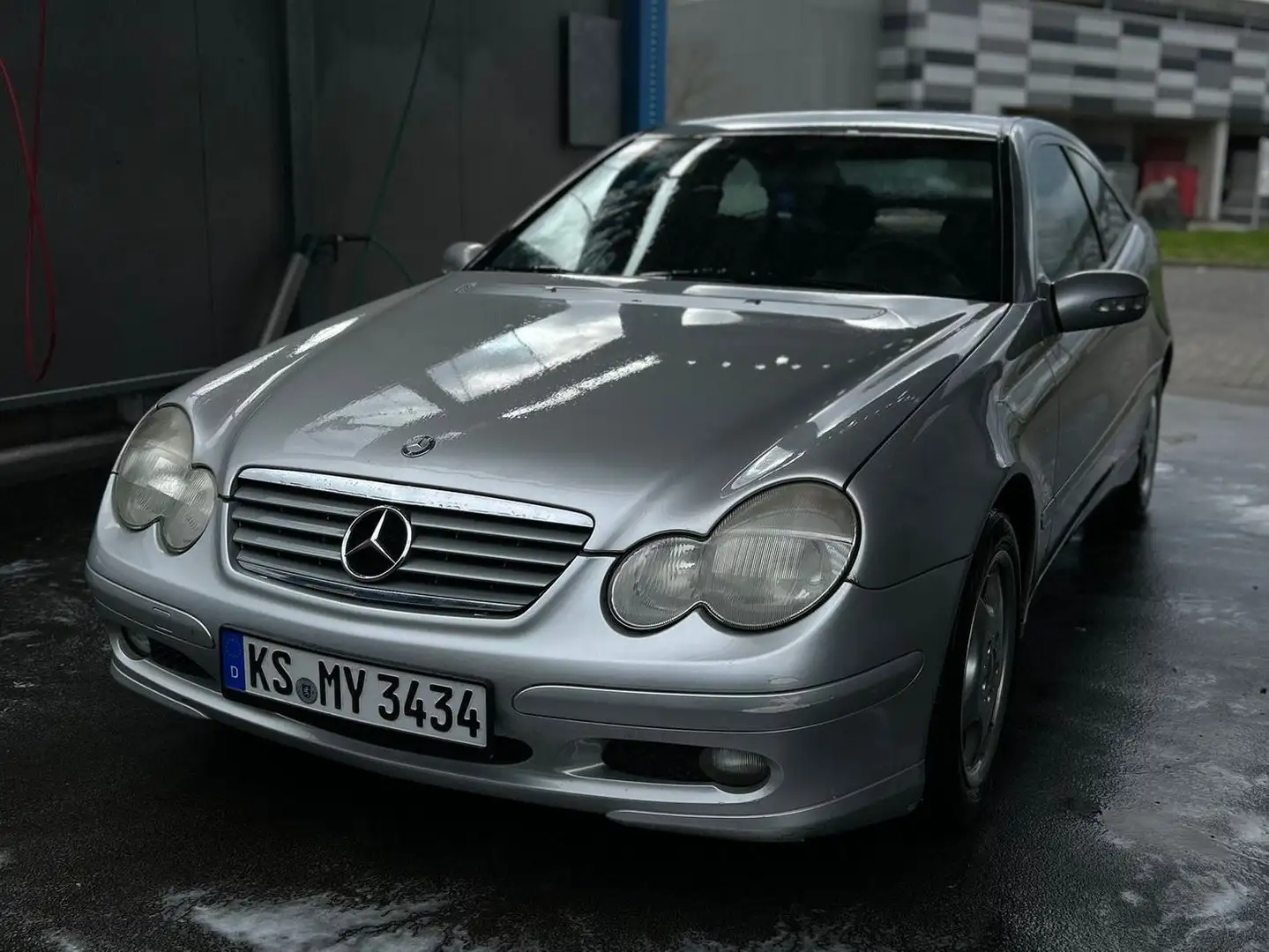 Mercedes-Benz 180 Srebrny - 1