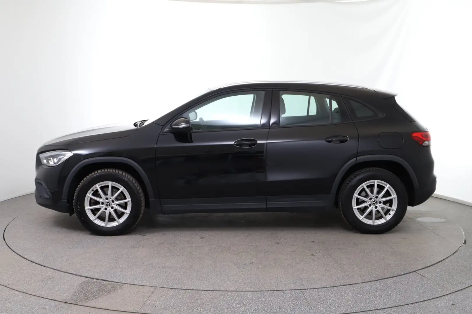 Mercedes-Benz GLA 180 180 d Aut. Schwarz - 2