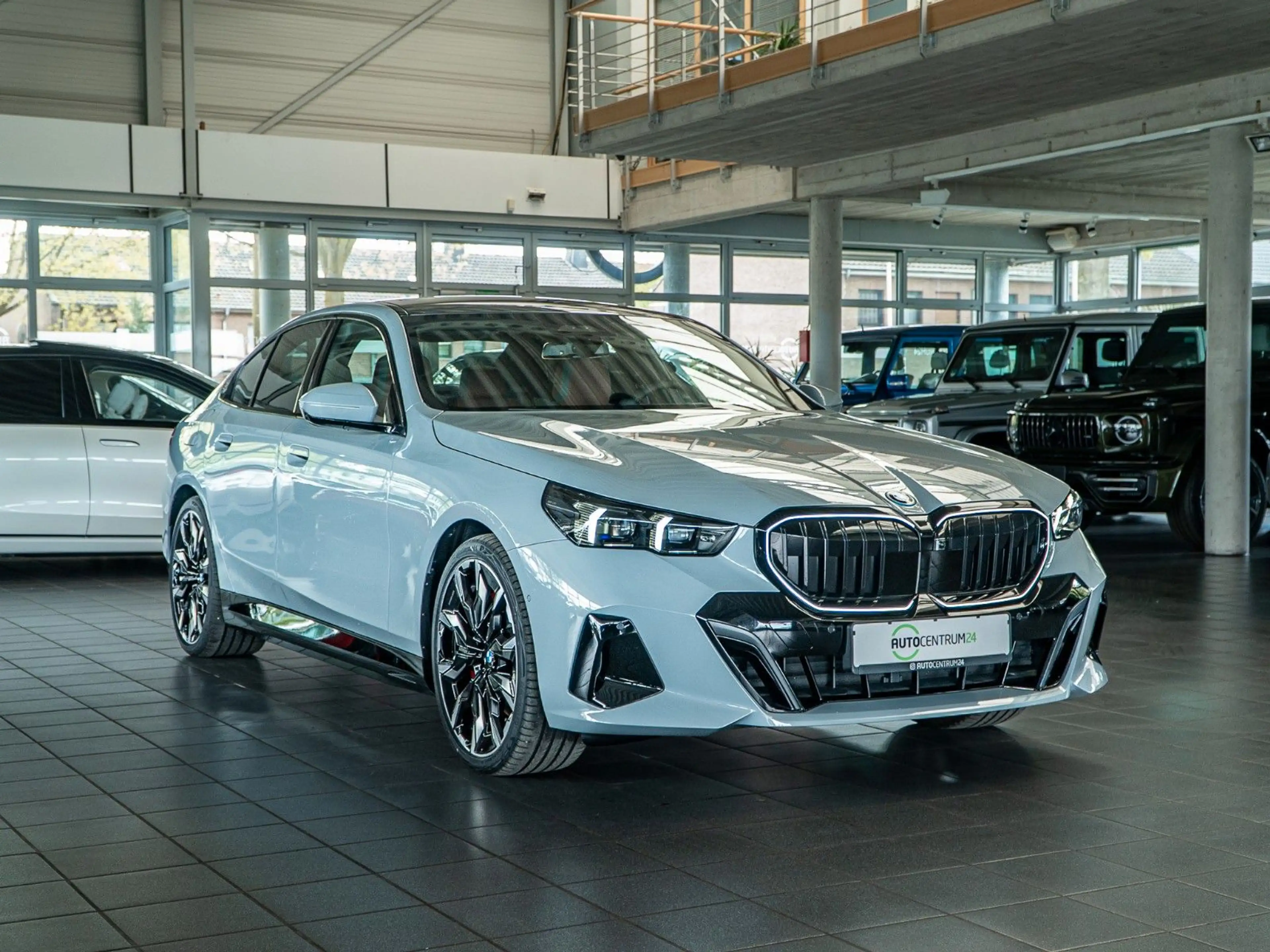 BMW 550 e M Sport B&W Memo AHK 360 — photo 4