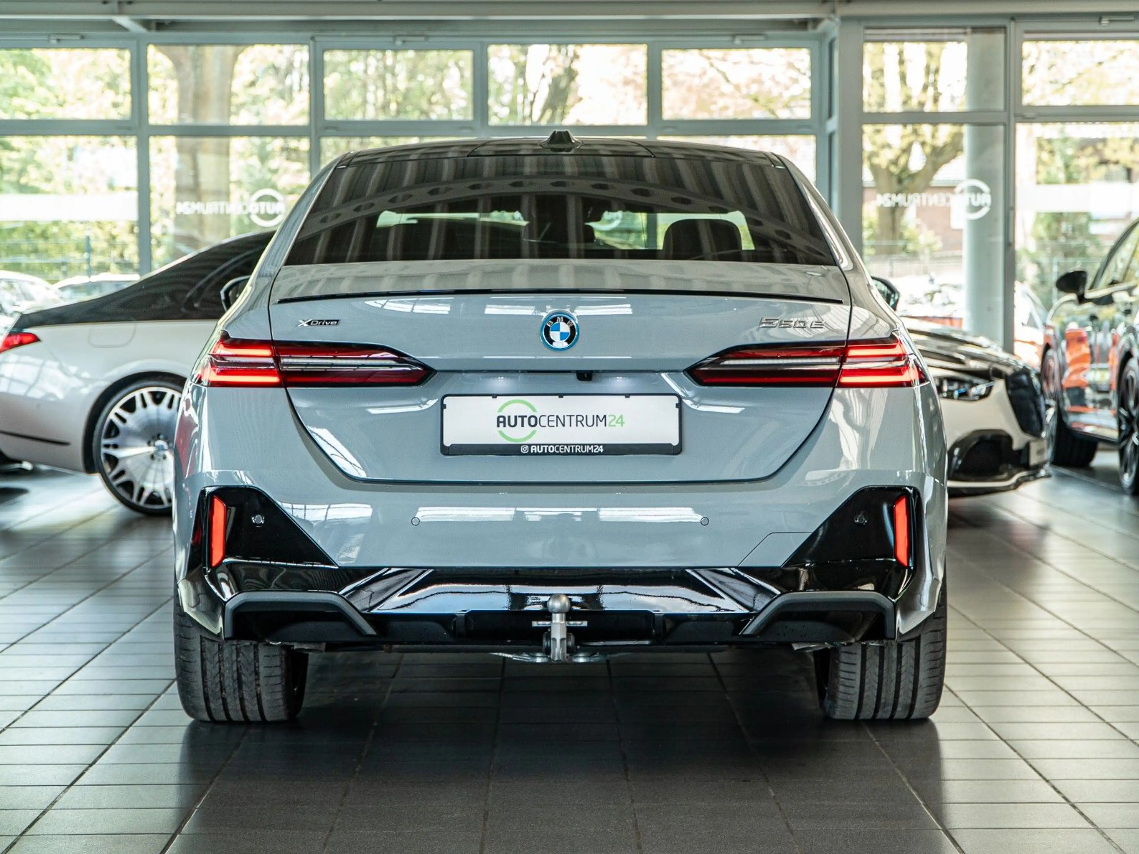 BMW 550 e M Sport B&W Memo AHK 360 — photo 8