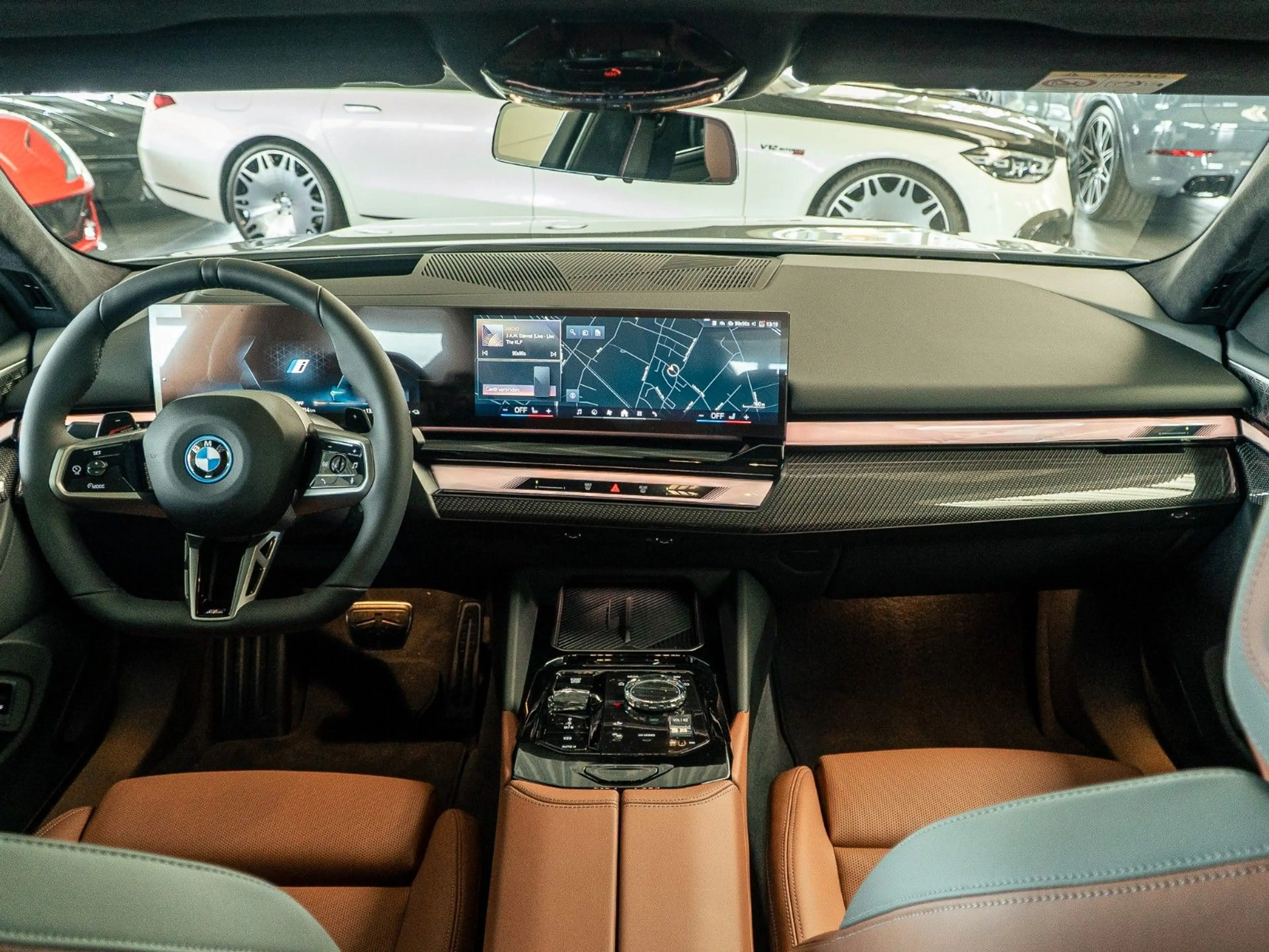 BMW 550 e M Sport B&W Memo AHK 360 — photo 14