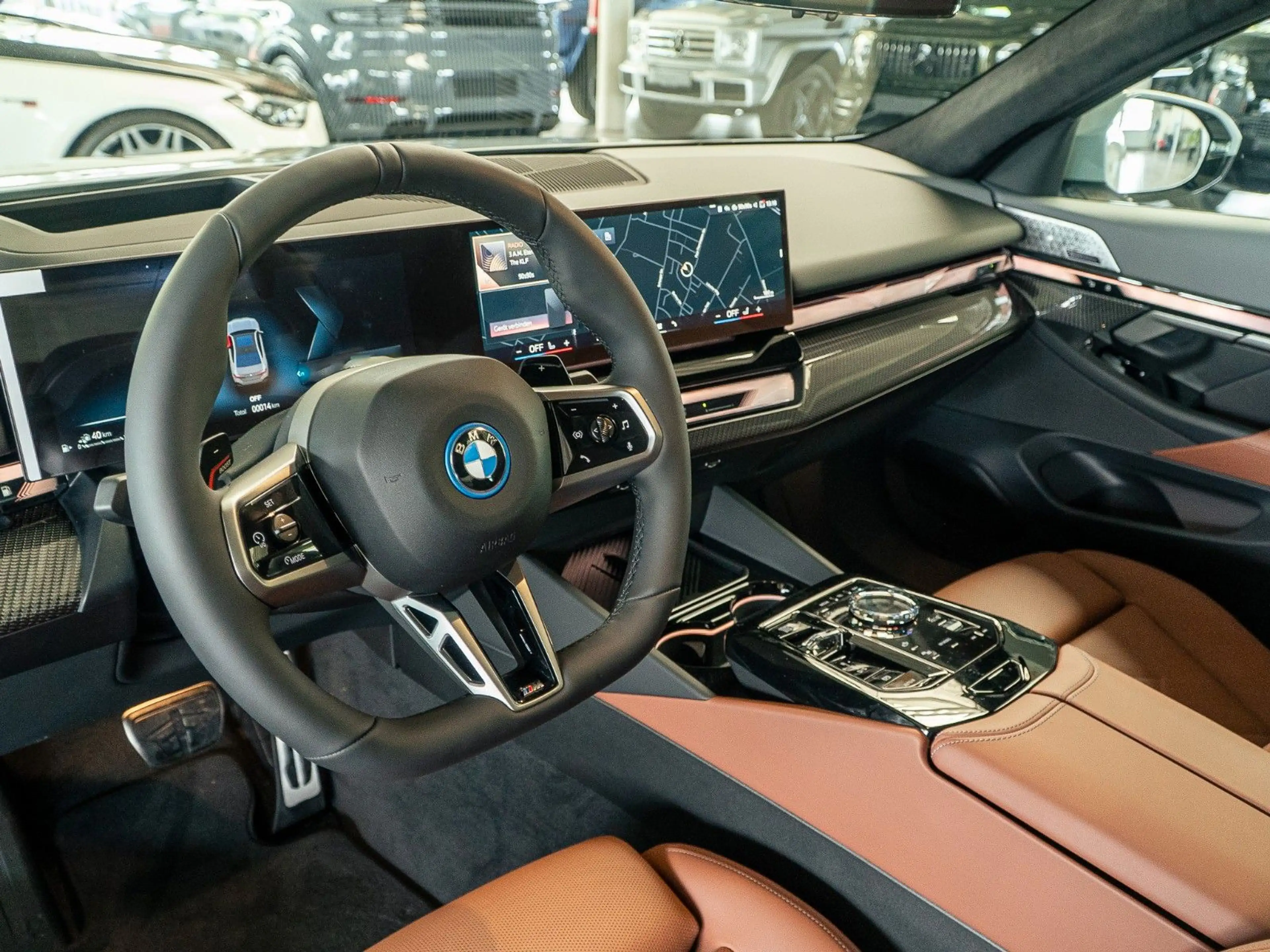 BMW 550 e M Sport B&W Memo AHK 360 — photo 11