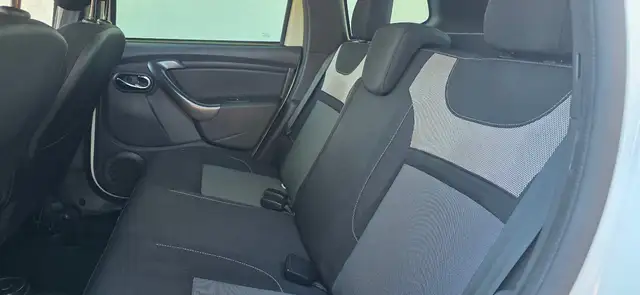 Dacia Duster view 7
