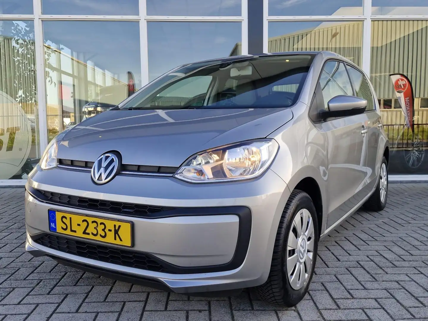 Volkswagen up! 1.0 BMT move up! |Achteruitrijcamera | Cruise | Ai Grijs - 2