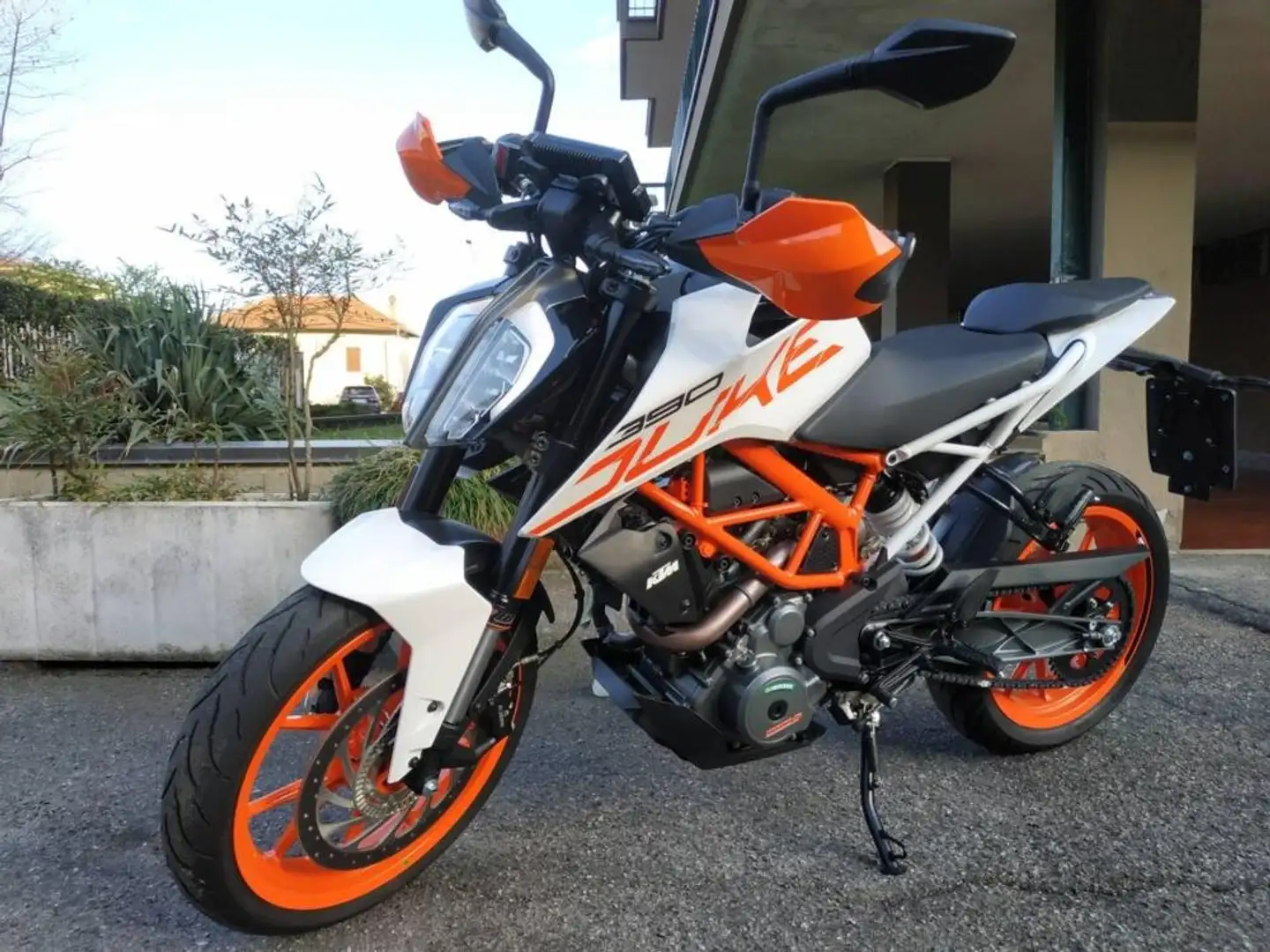 KTM 390 Duke Bianco - 2