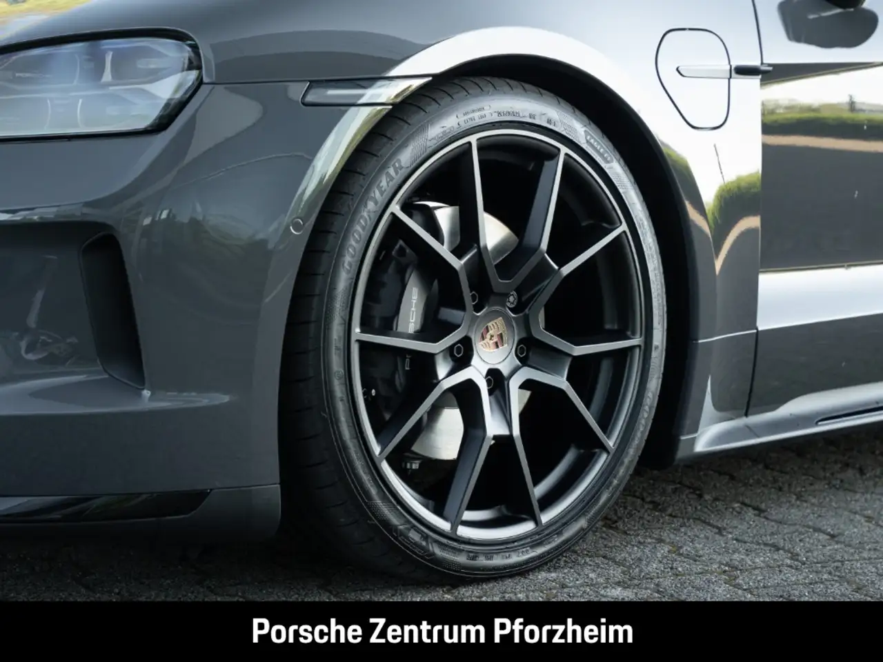 Porsche Taycan 4 Black Edition InnoDrive Head-Up 21-Zoll 13