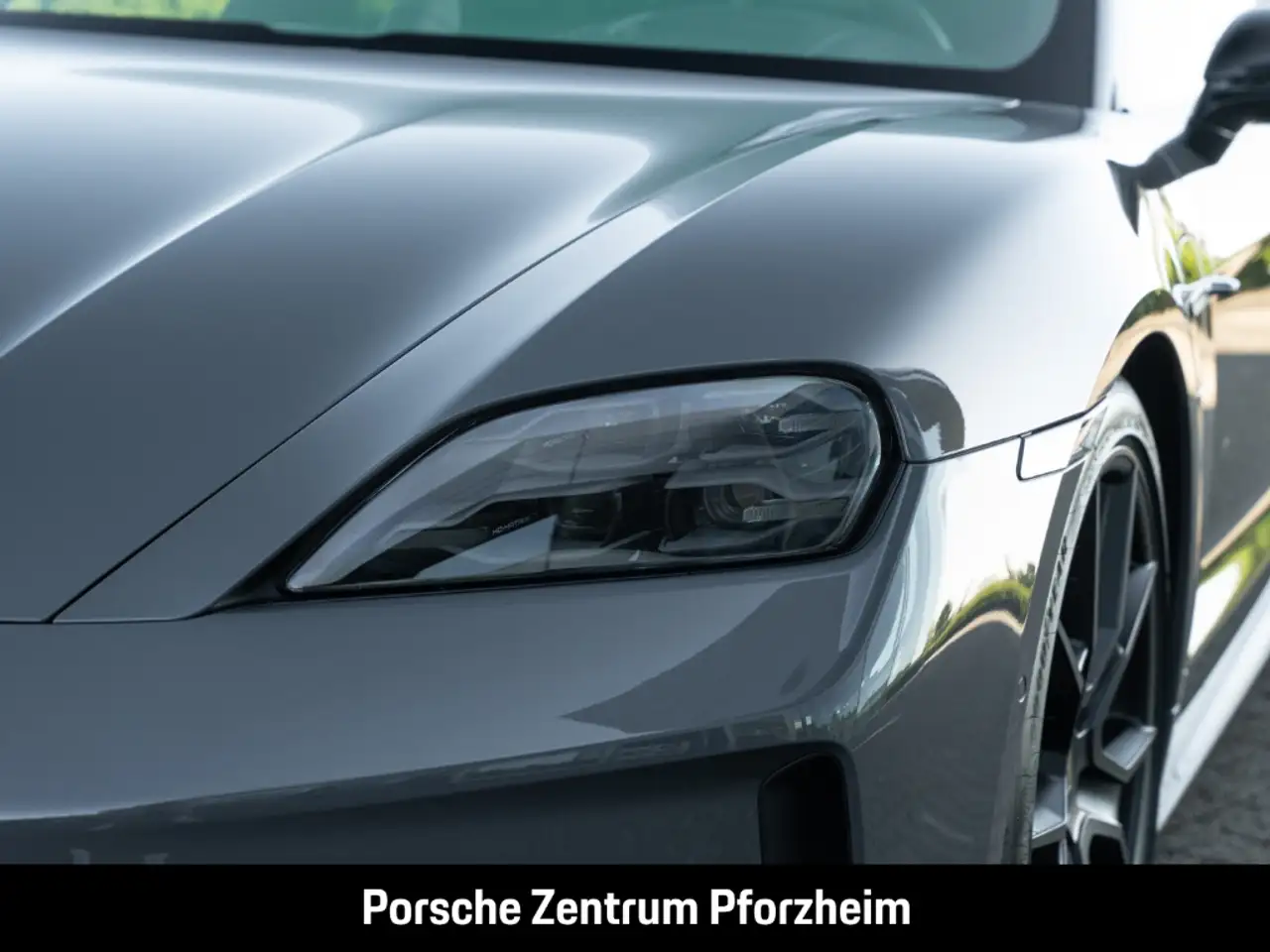 Porsche Taycan 4 Black Edition InnoDrive Head-Up 21-Zoll 14