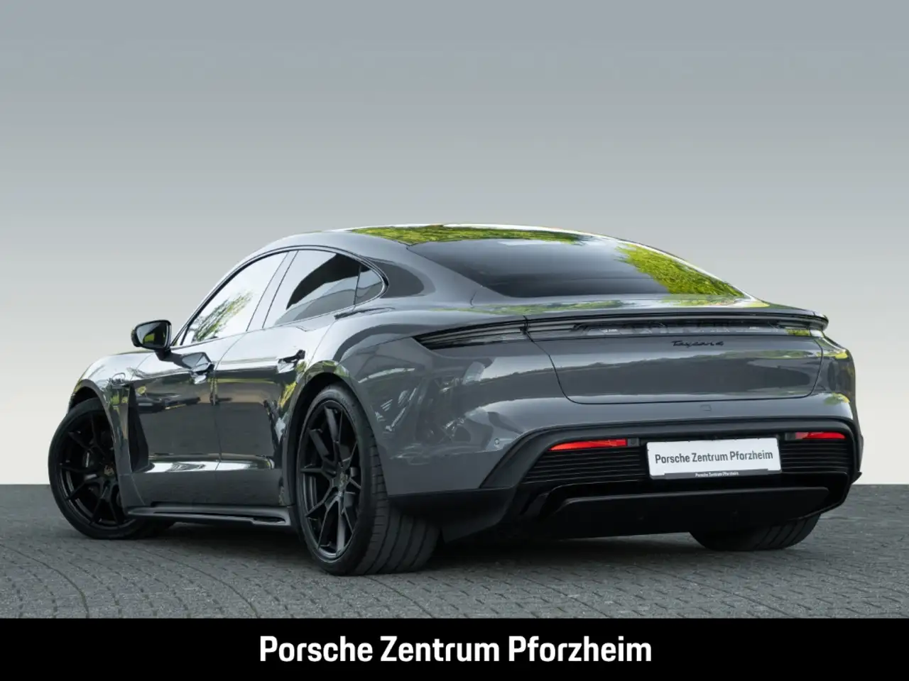 Porsche Taycan 4 Black Edition InnoDrive Head-Up 21-Zoll 3