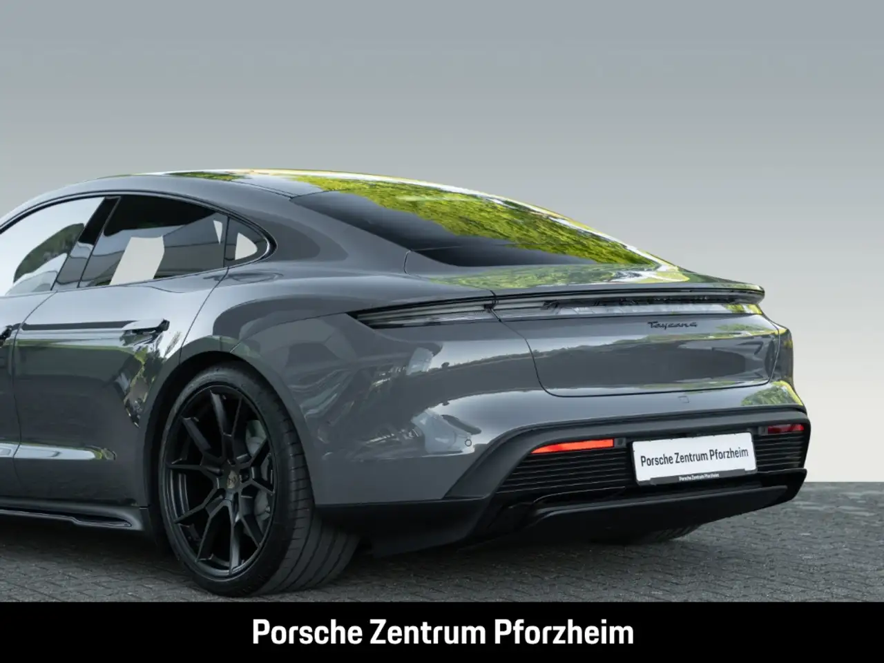 Porsche Taycan 4 Black Edition InnoDrive Head-Up 21-Zoll 11