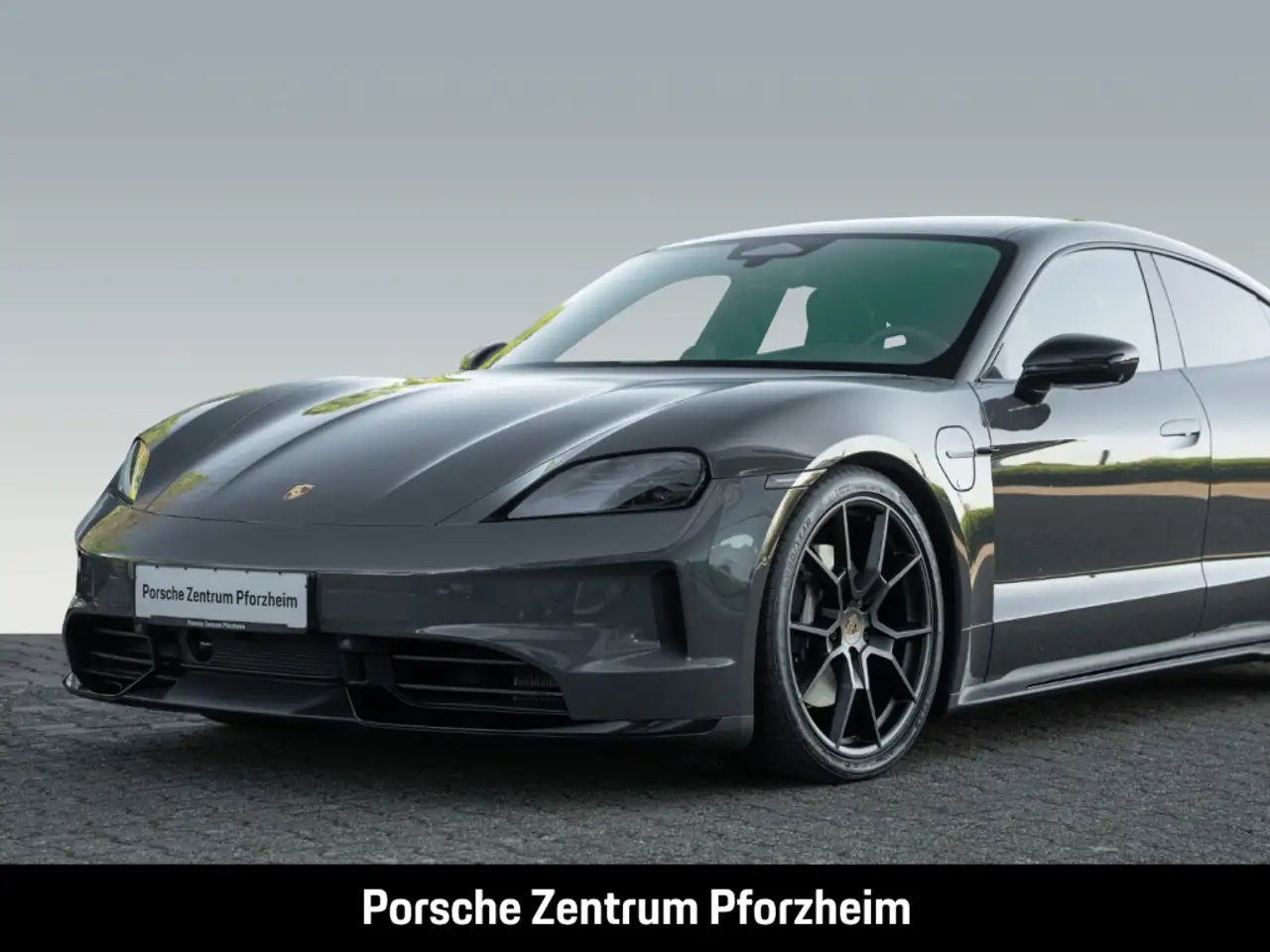 Porsche Taycan 4 Black Edition InnoDrive Head-Up 21-Zoll 9