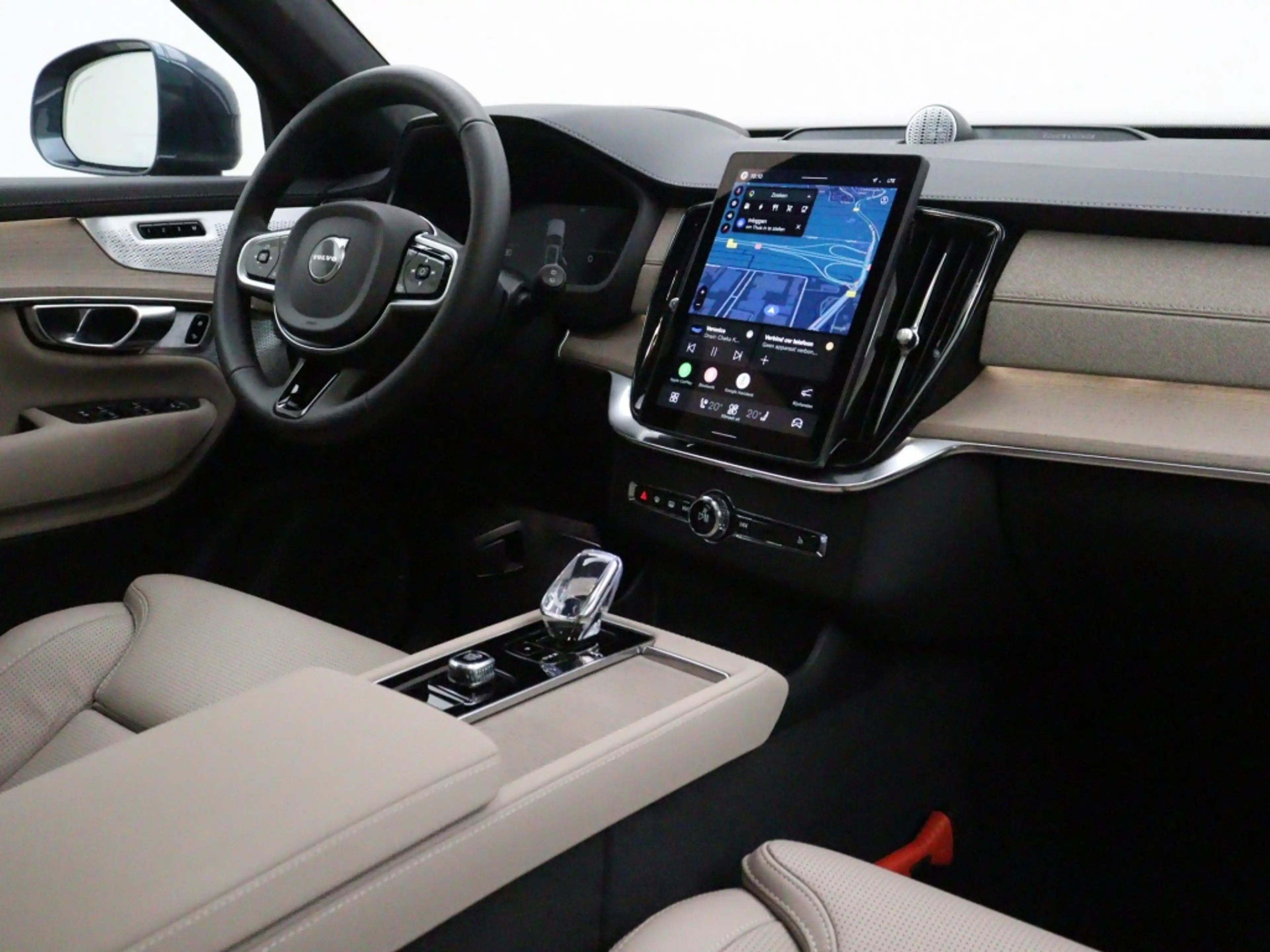 Volvo XC90 T8 PLUG-IN HYBRID ULTRA BRIGHT EXECUTIVE EDITION L — photo 14