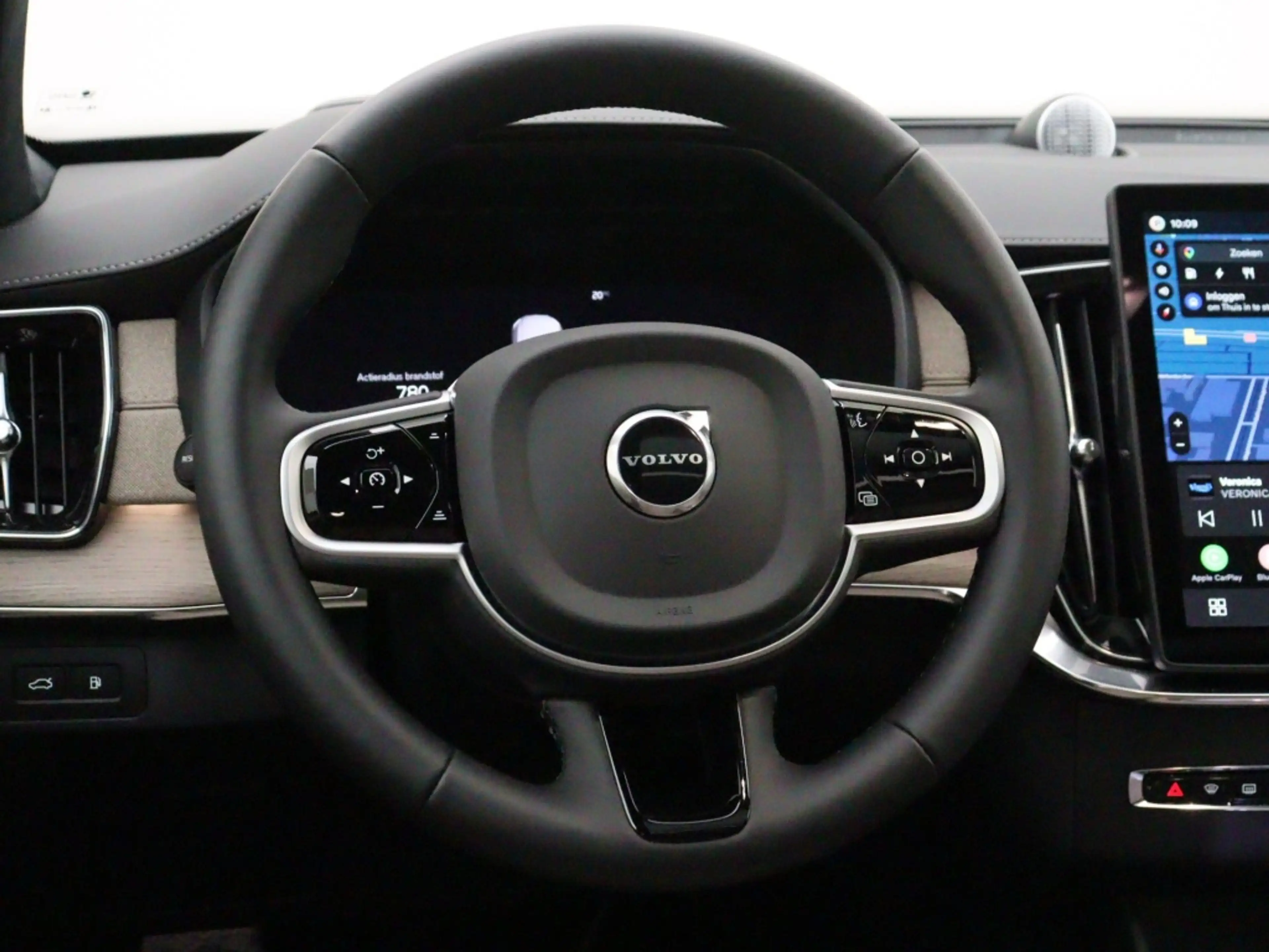 Volvo XC90 T8 PLUG-IN HYBRID ULTRA BRIGHT EXECUTIVE EDITION L — photo 12
