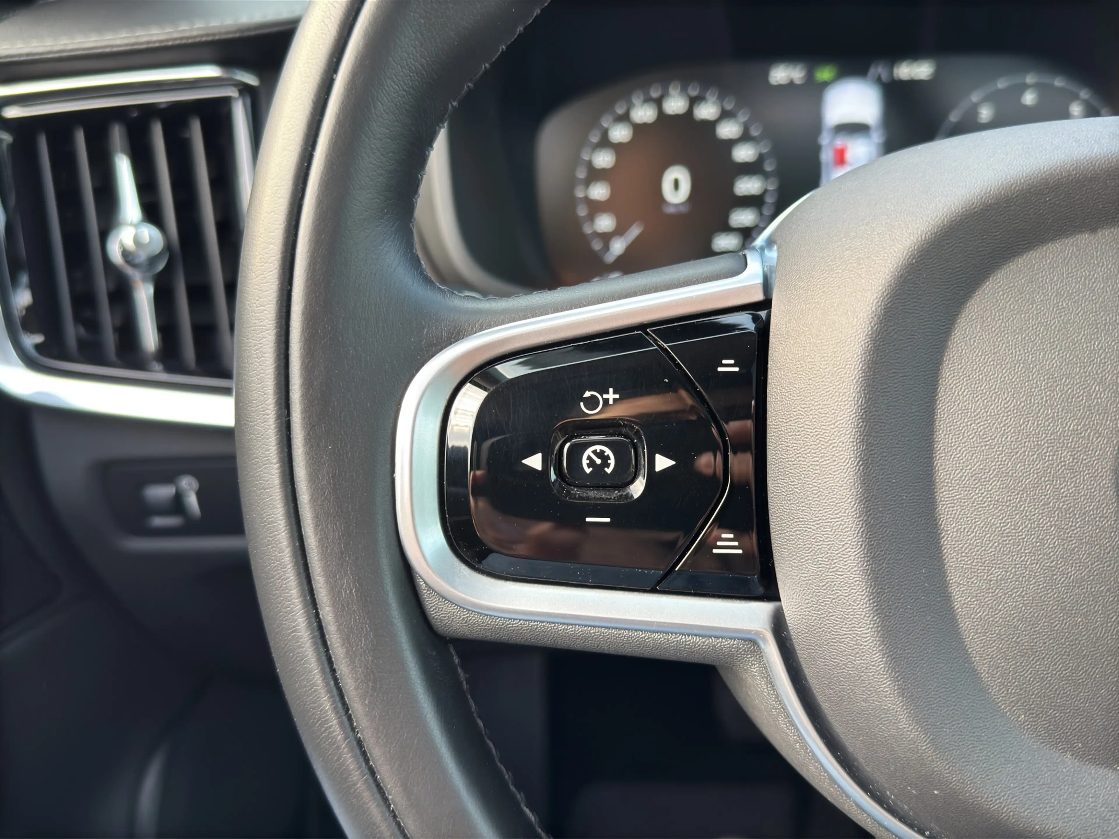 Volvo V90 Cross Country 2.0 T5 AWD Pro | Camera | Apple Carplay\Android Au — photo 18