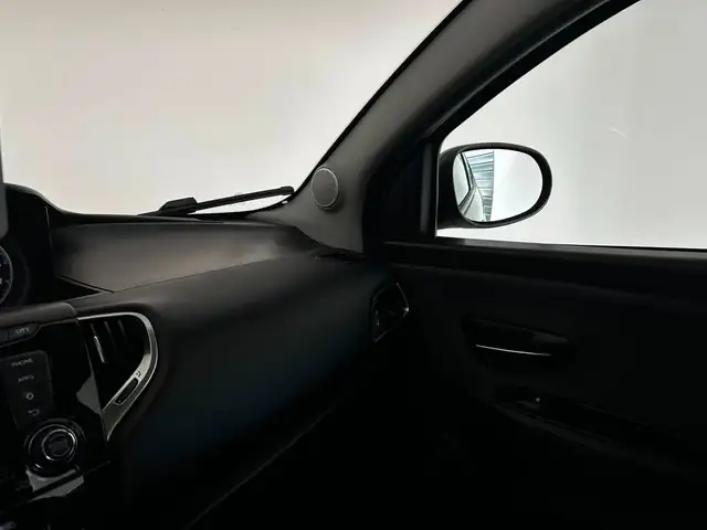 Lancia Ypsilon view 13