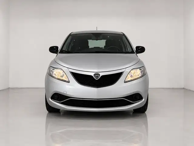 Lancia Ypsilon view 2