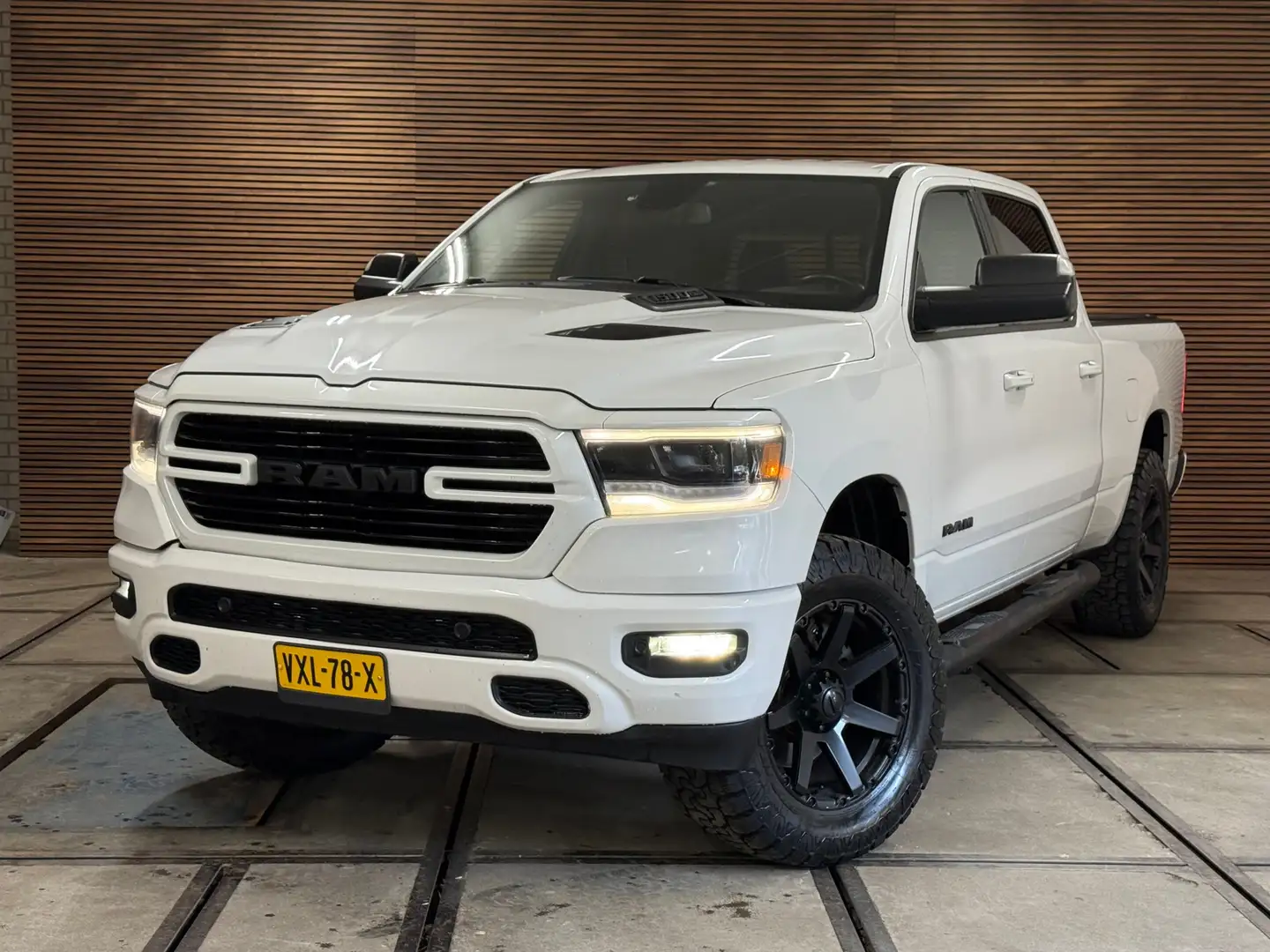 Dodge RAM 1500 5.7 V8 4x4 Crew Cab 5'7 Sport | Soft Cover | Blanc - 2