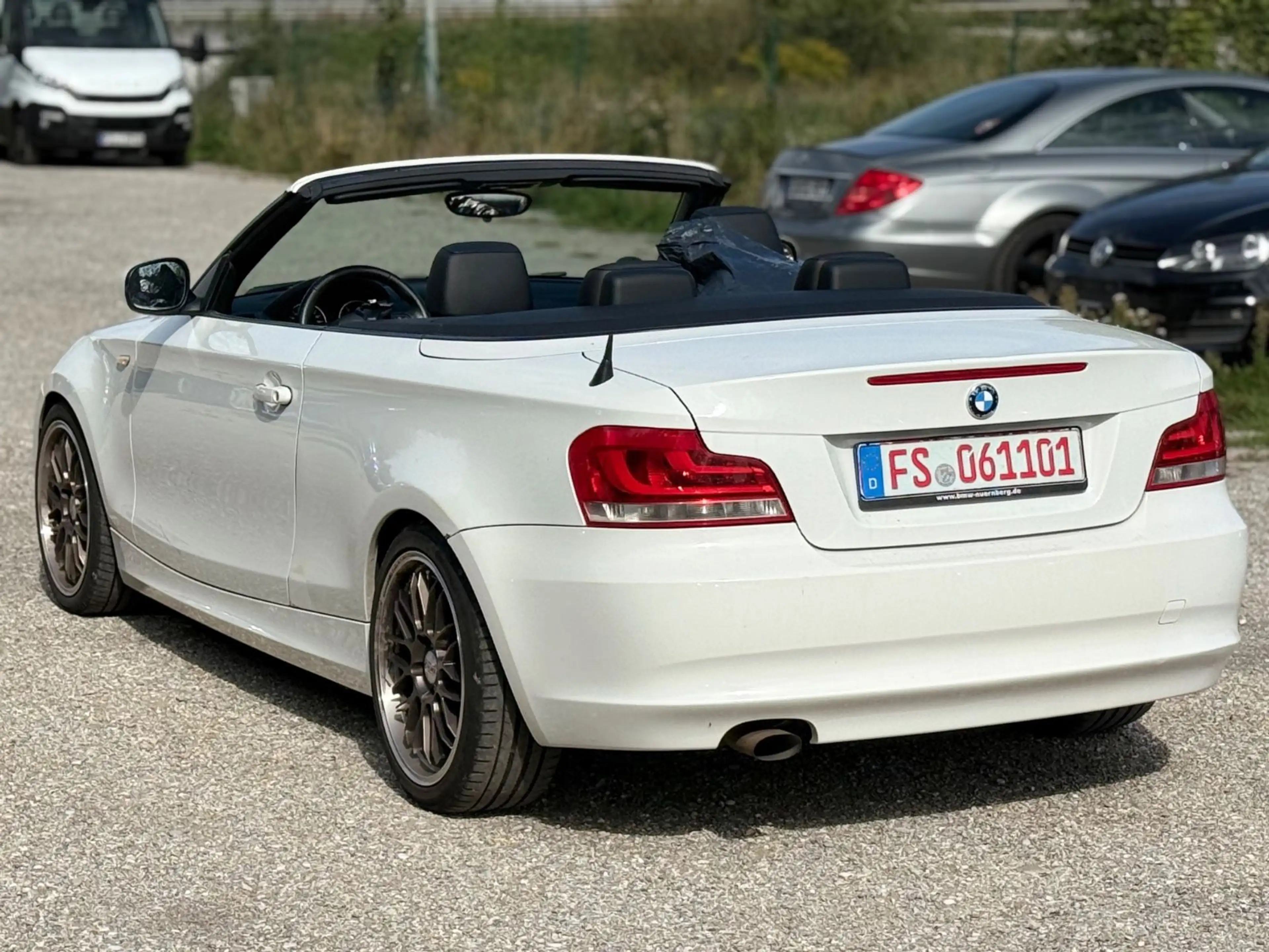 BMW 118 1er Cabrio /Automatik/Leder/8-fach Bereifung — photo 3