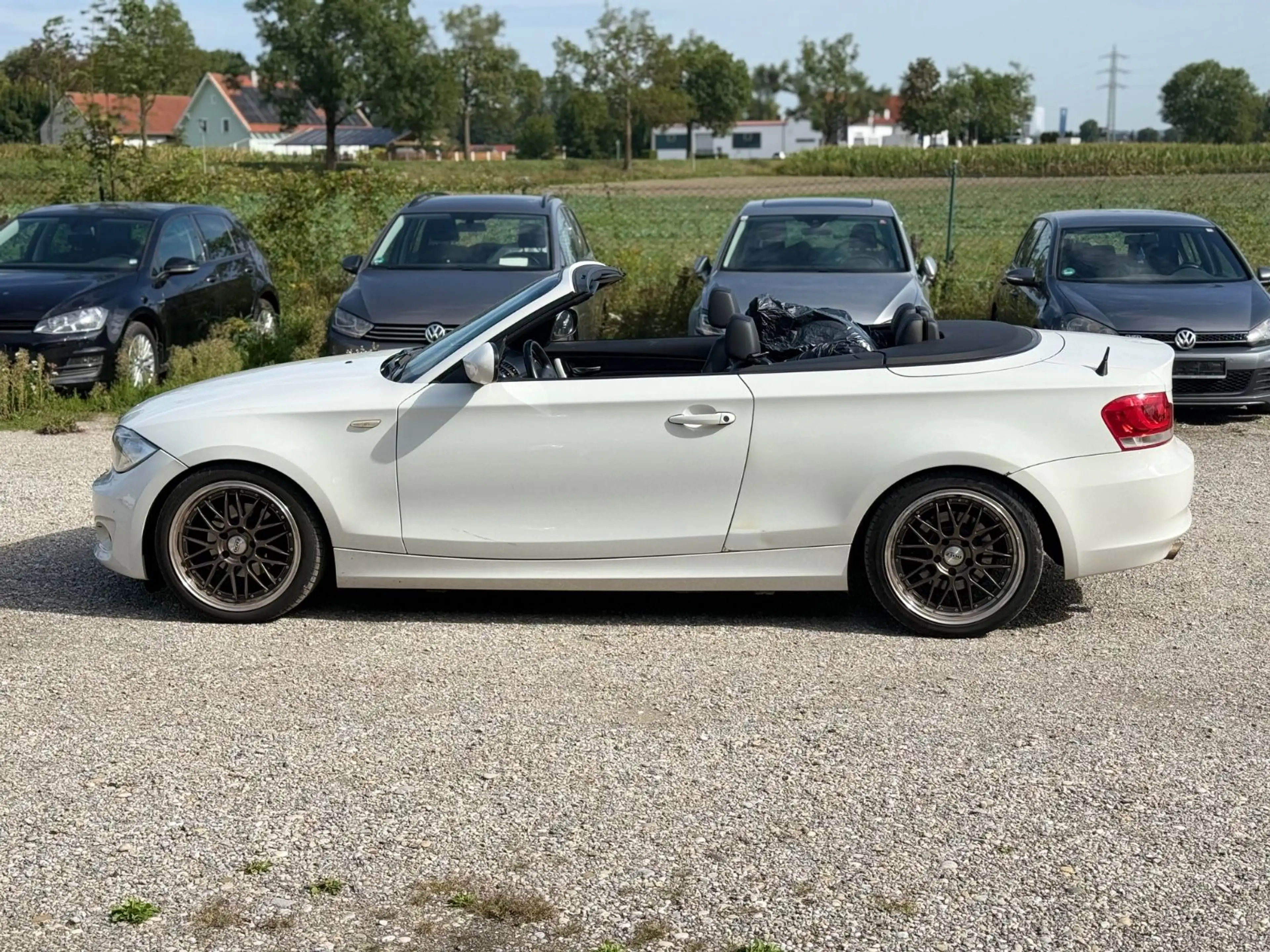 BMW 118 1er Cabrio /Automatik/Leder/8-fach Bereifung — photo 2