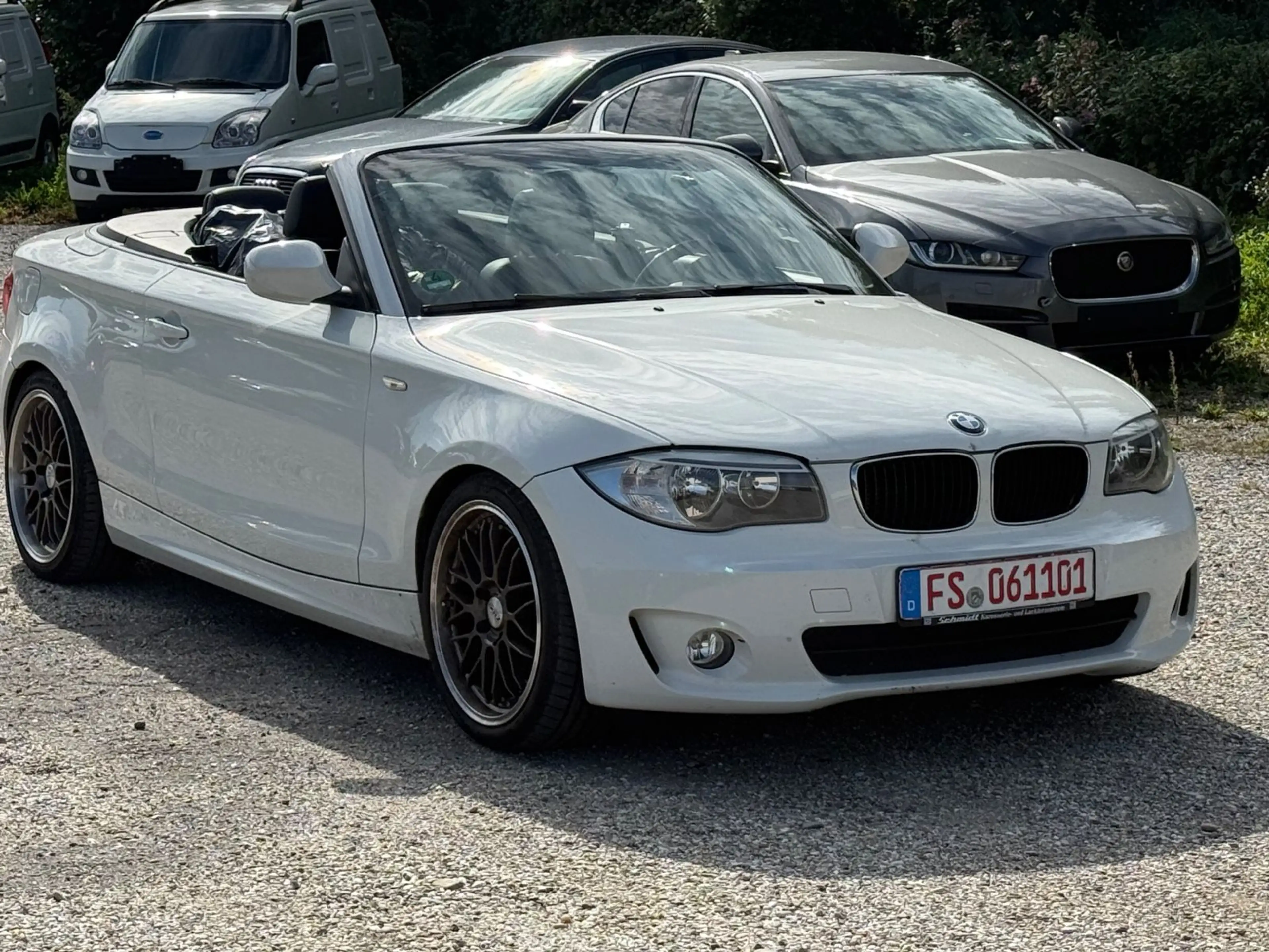BMW 118 1er Cabrio /Automatik/Leder/8-fach Bereifung — photo 6