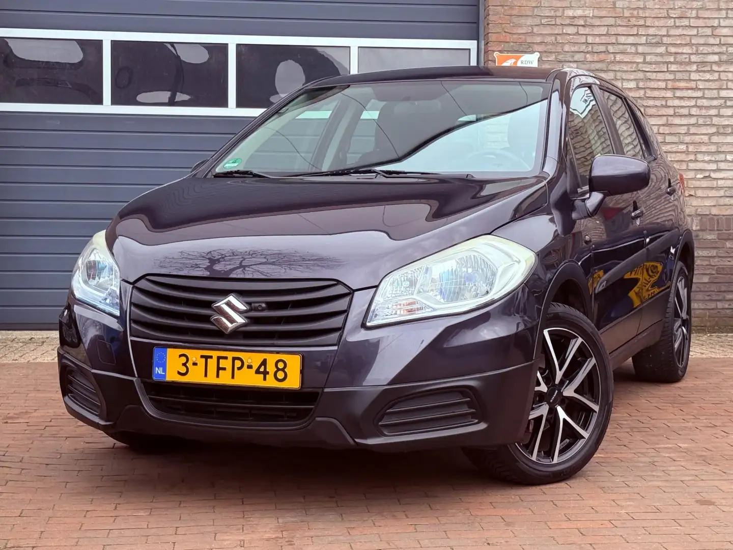Suzuki SX4 S-Cross 1.6 Comfort|Navi|CarPlay Gris - 2