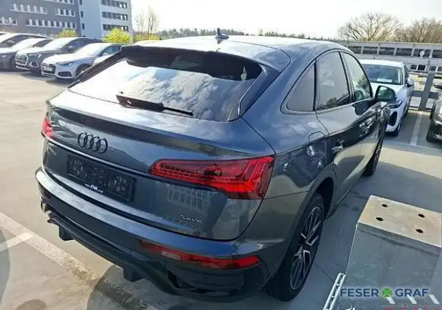 Audi Q5 view 5