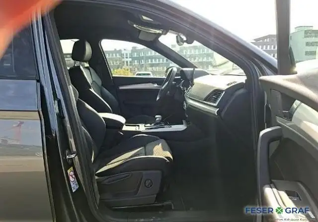 Audi Q5 view 7