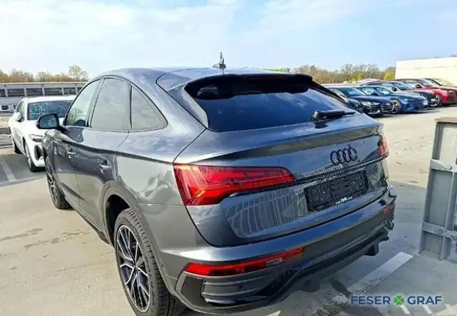 Audi Q5 view 6