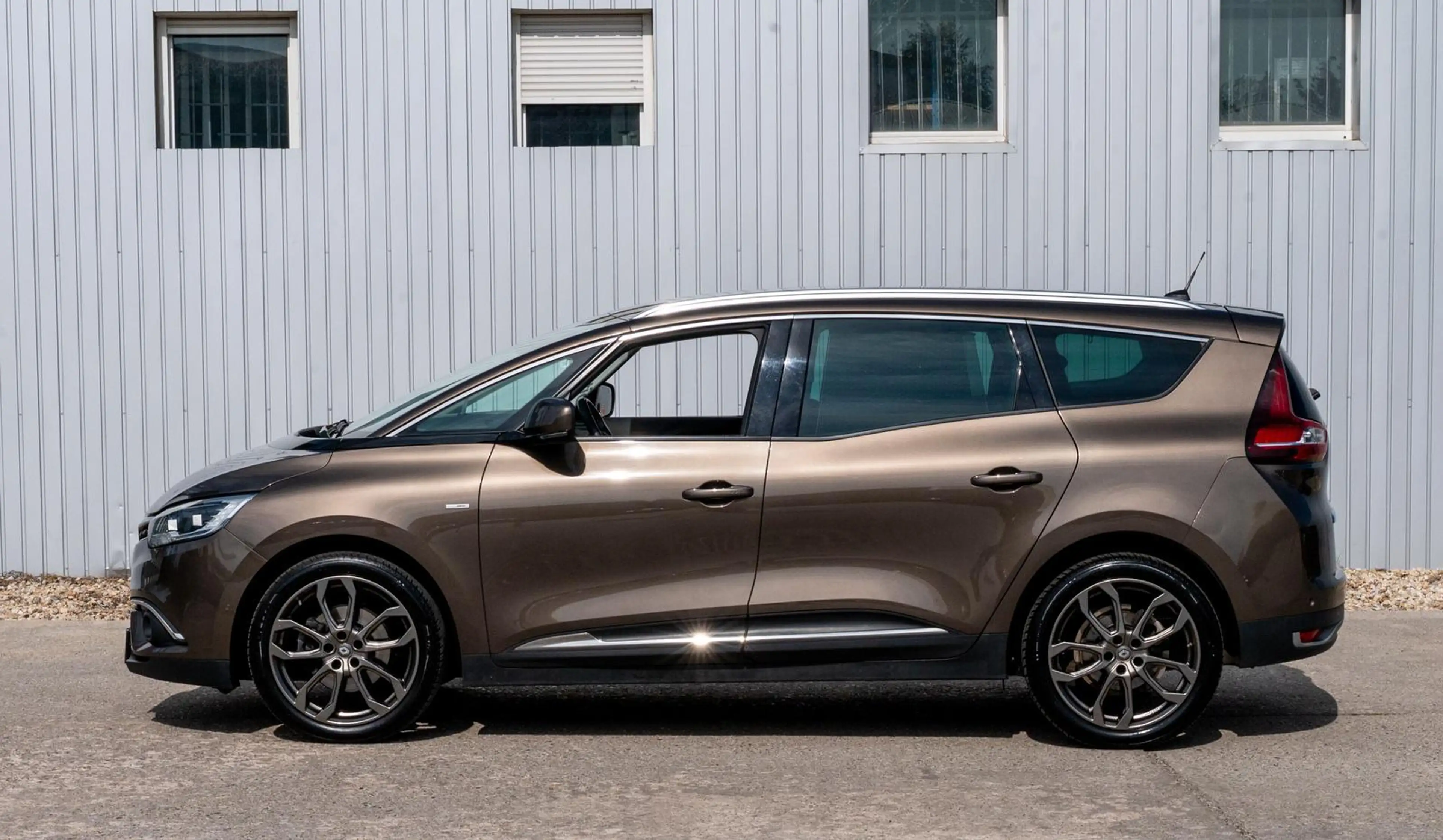 Renault Scenic Grand BOSE Edition 1.2 TCE Energy Metalli — photo 4