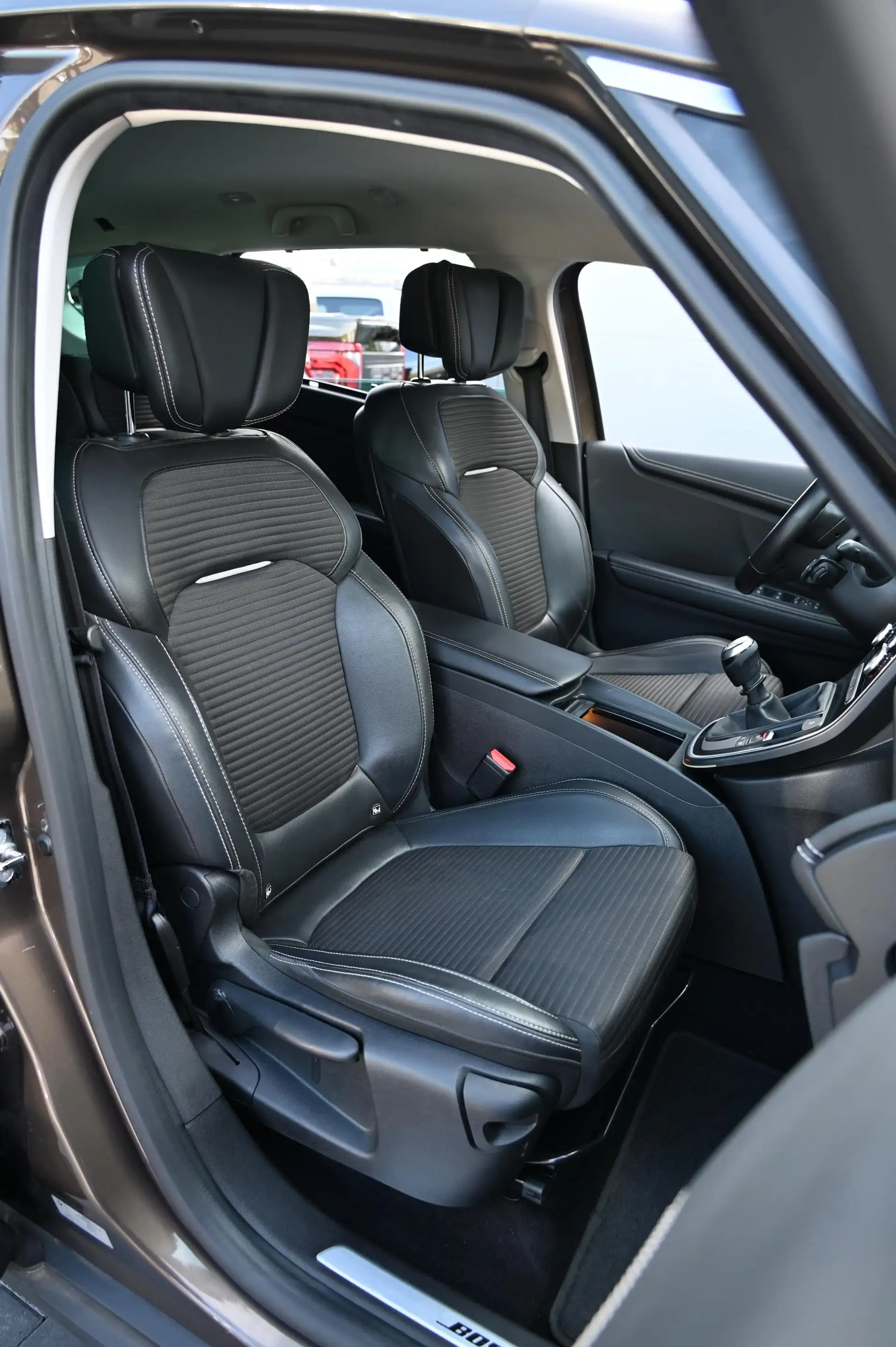 Renault Scenic Grand BOSE Edition 1.2 TCE Energy Metalli — photo 12