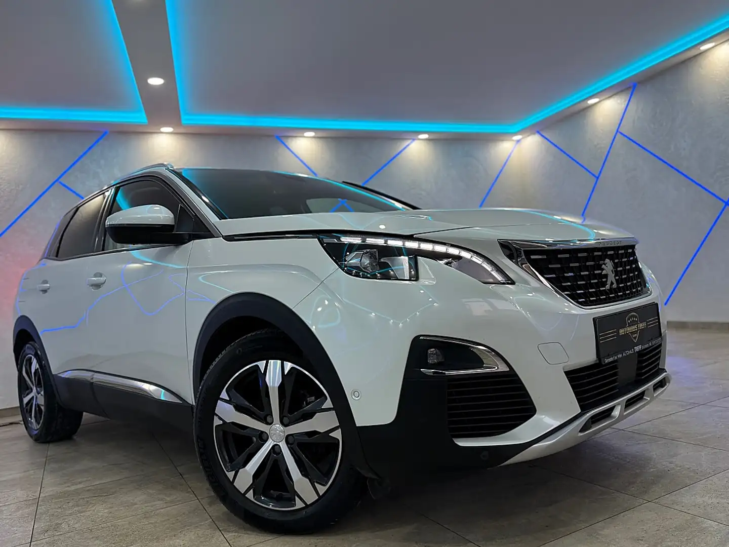 Peugeot 3008 1,2 PureTech 130 EAT6 Allure*LED*AHK*KAMERA* Weiß - 1