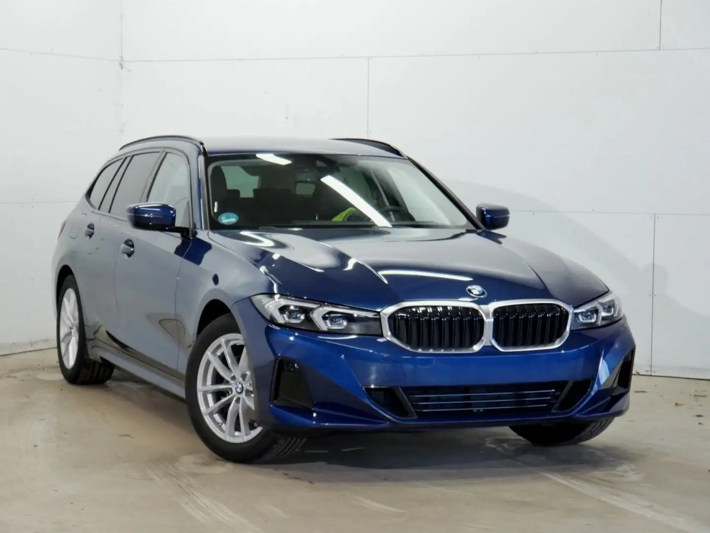 BMW 318 318i Touring M Shadow Widescreen DrivingAssist Blue - 2
